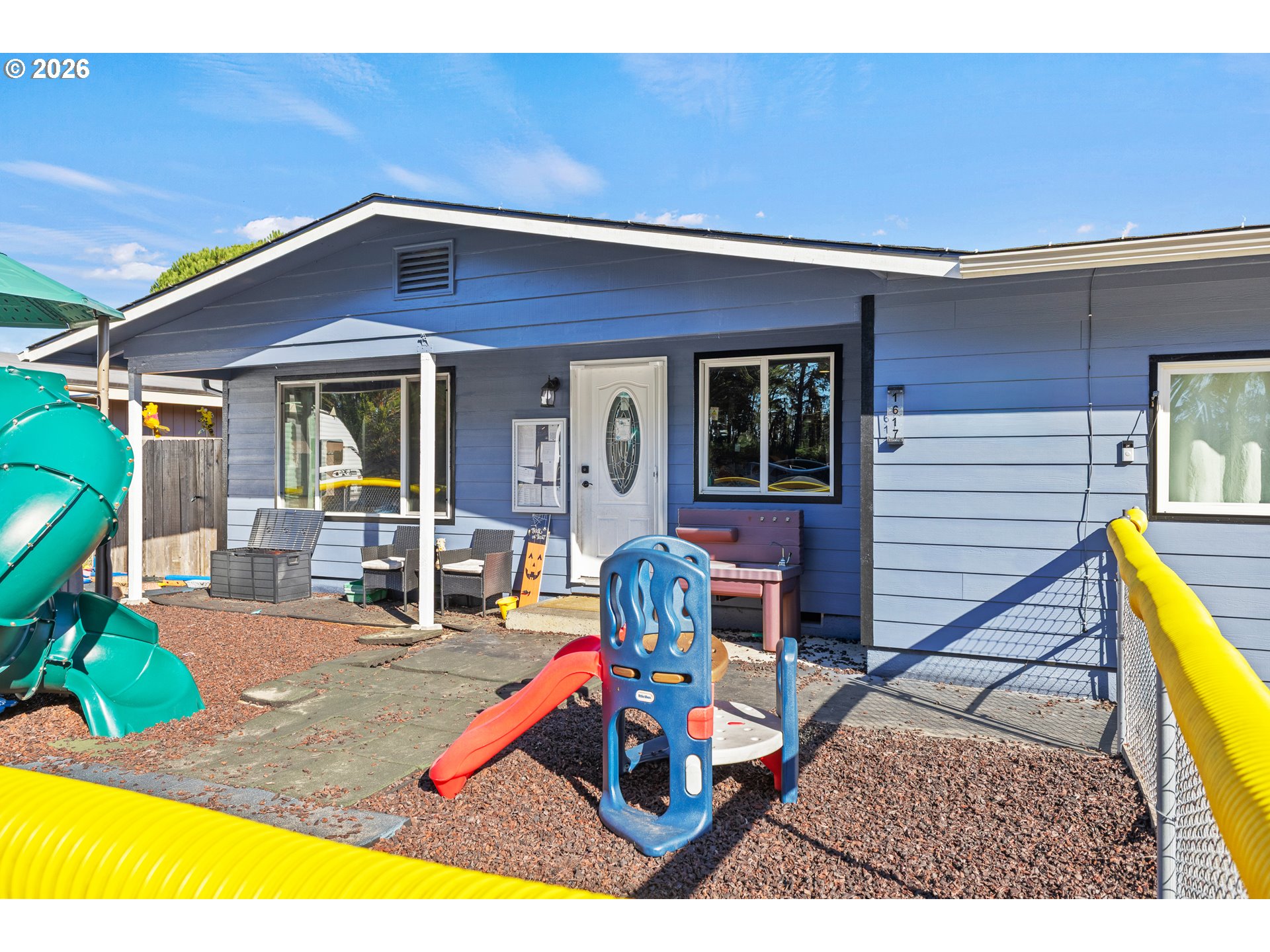 1617 Arthur St Property Photo 3