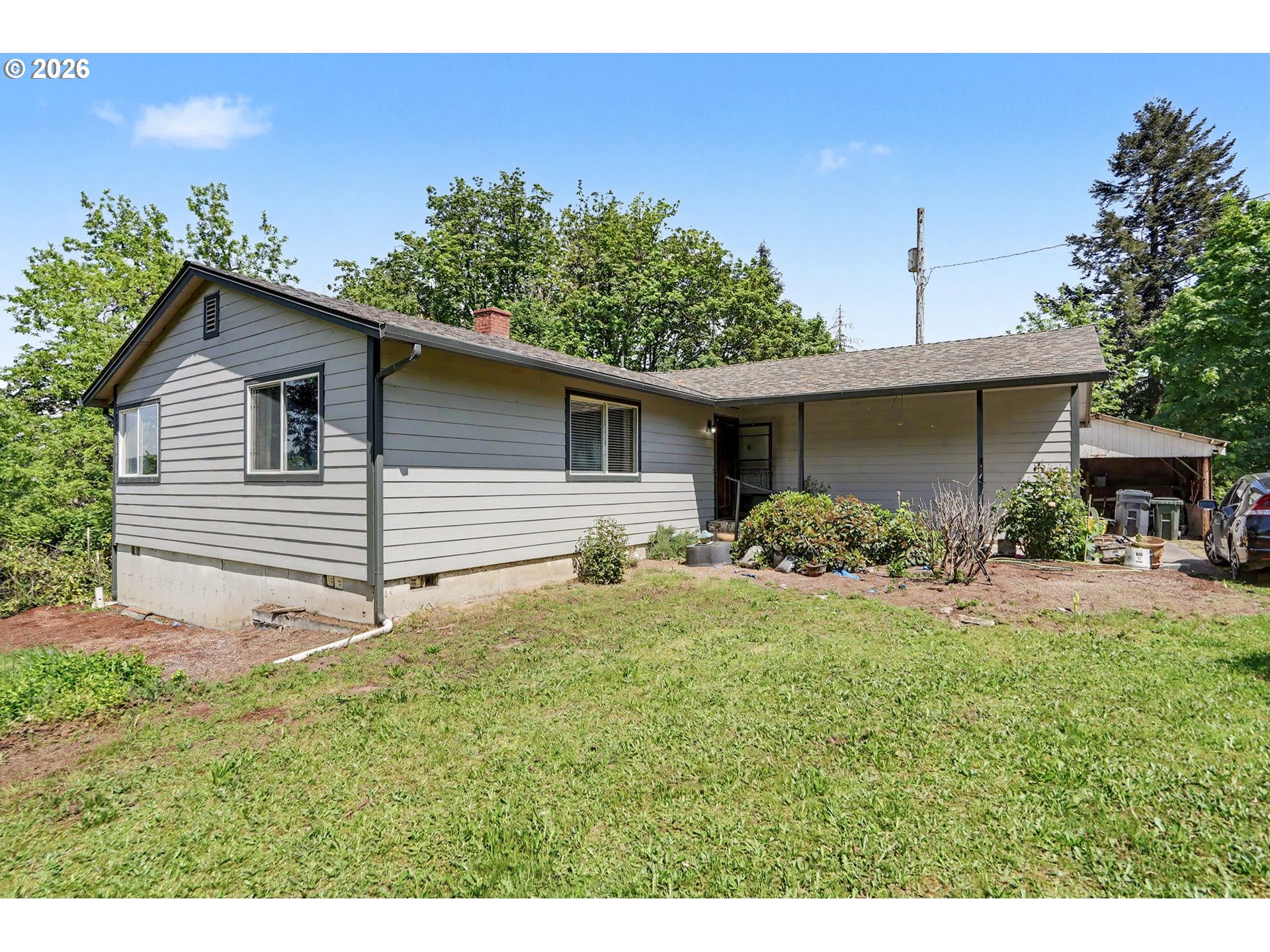 21951 S Hwy 99e Property Photo 5