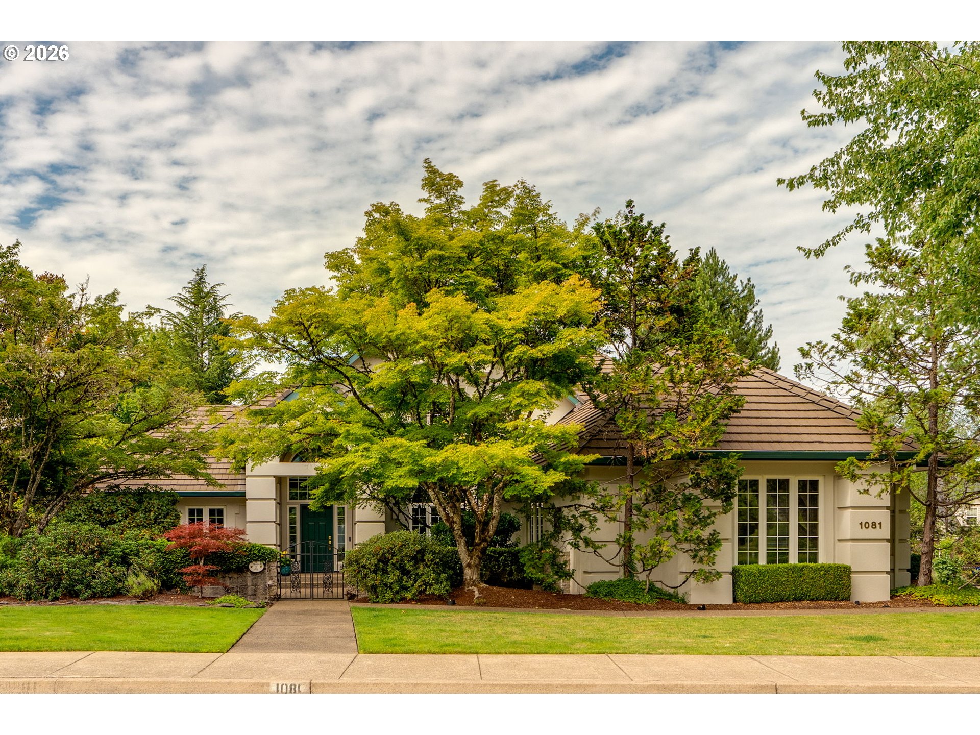 1081 NW BAKER CREST CT