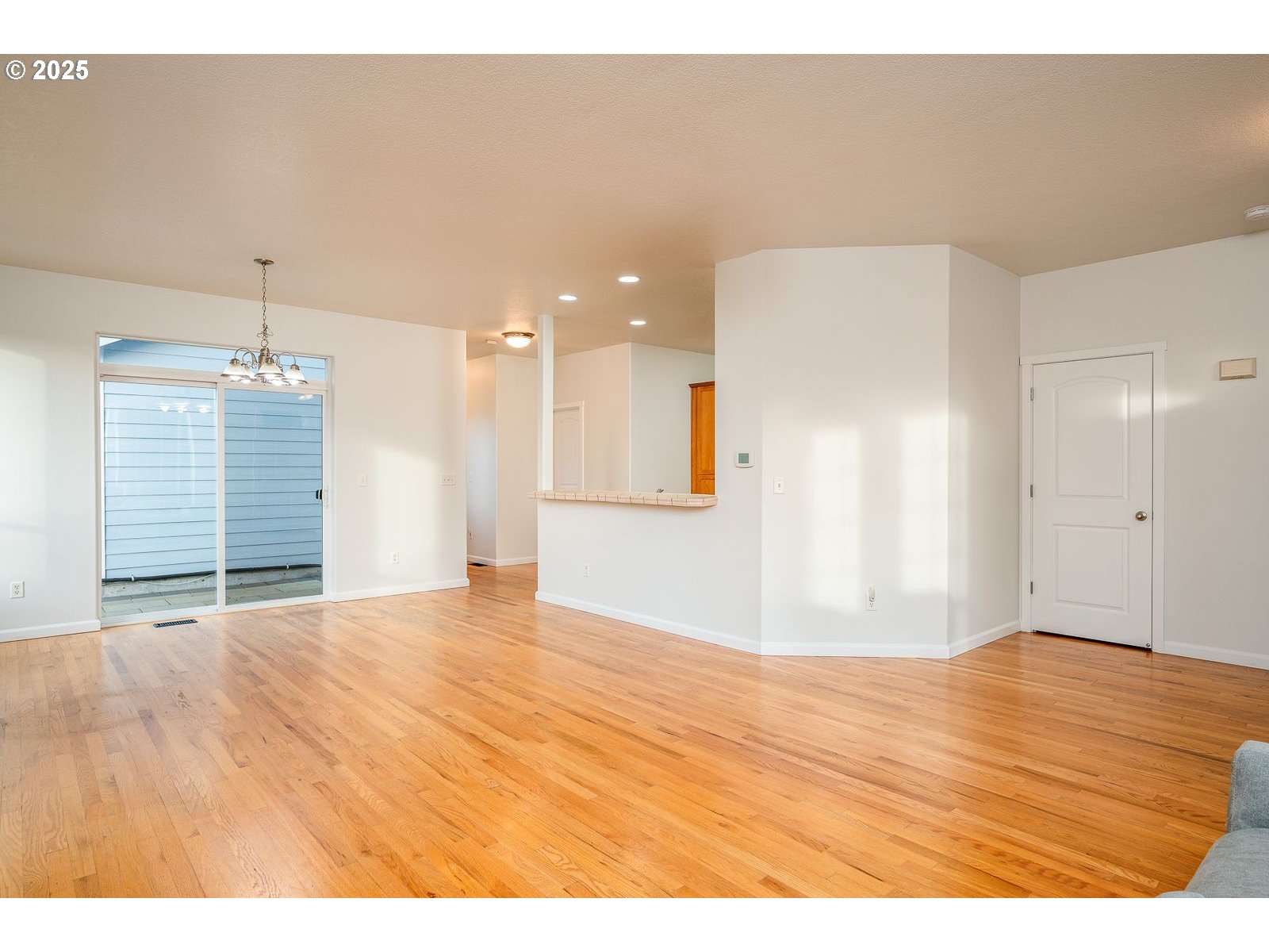 1113 W Powell Blvd Property Photo 6