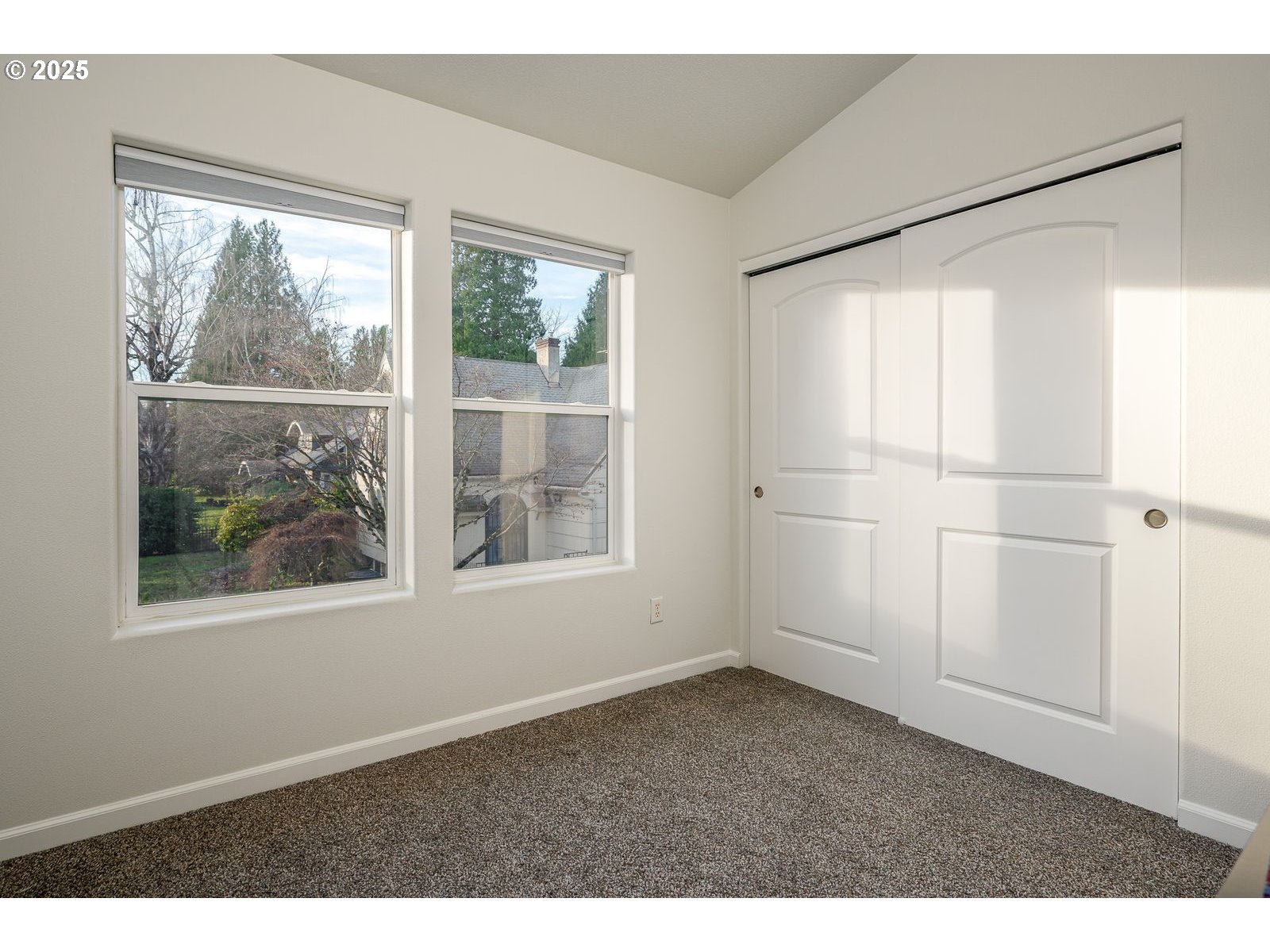 1113 W Powell Blvd Property Photo 16