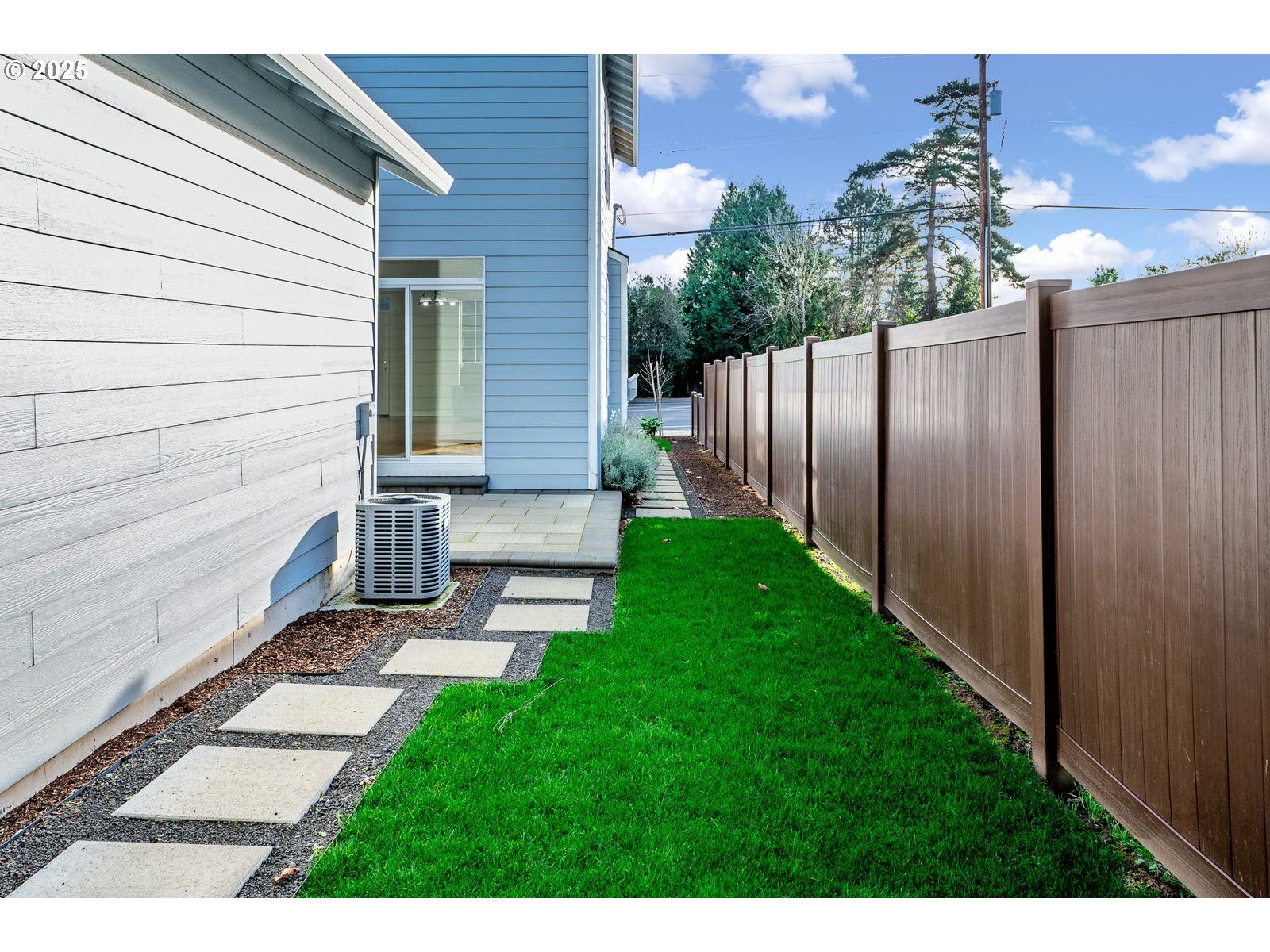 1113 W Powell Blvd Property Photo 23