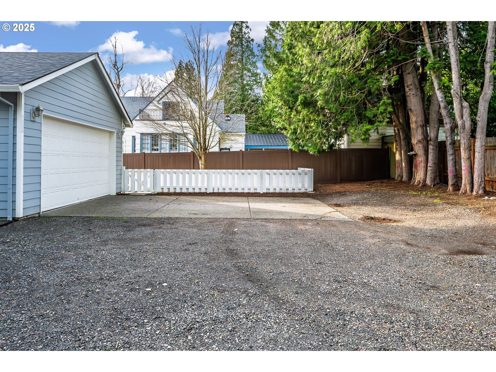 1113 W Powell Blvd Property Photo 25