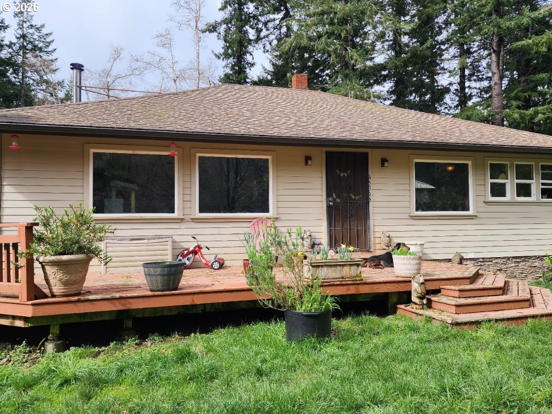 45366 Highway 101 Property Photo 1