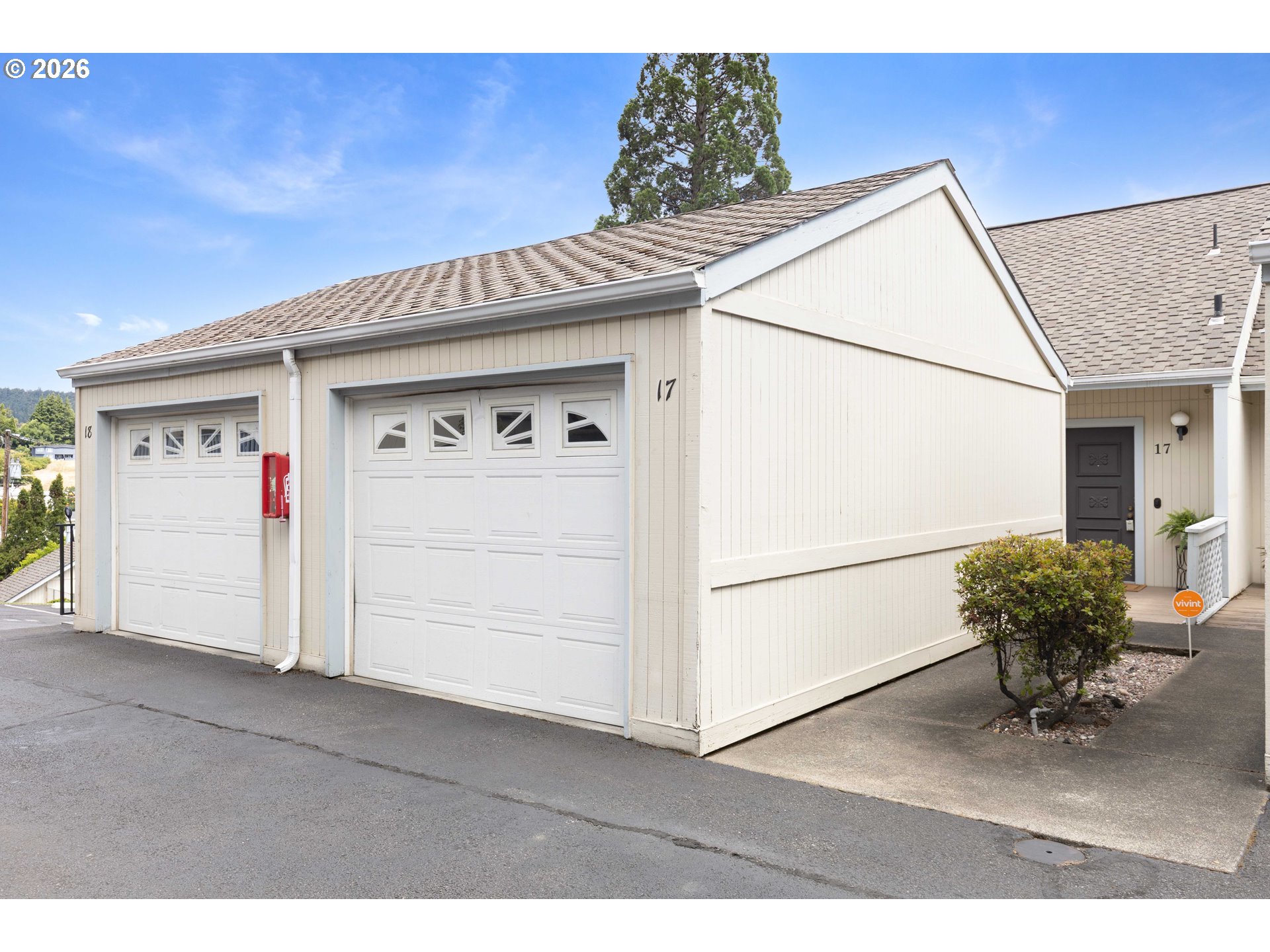 17 NW MOUNTAIN VIEW DR