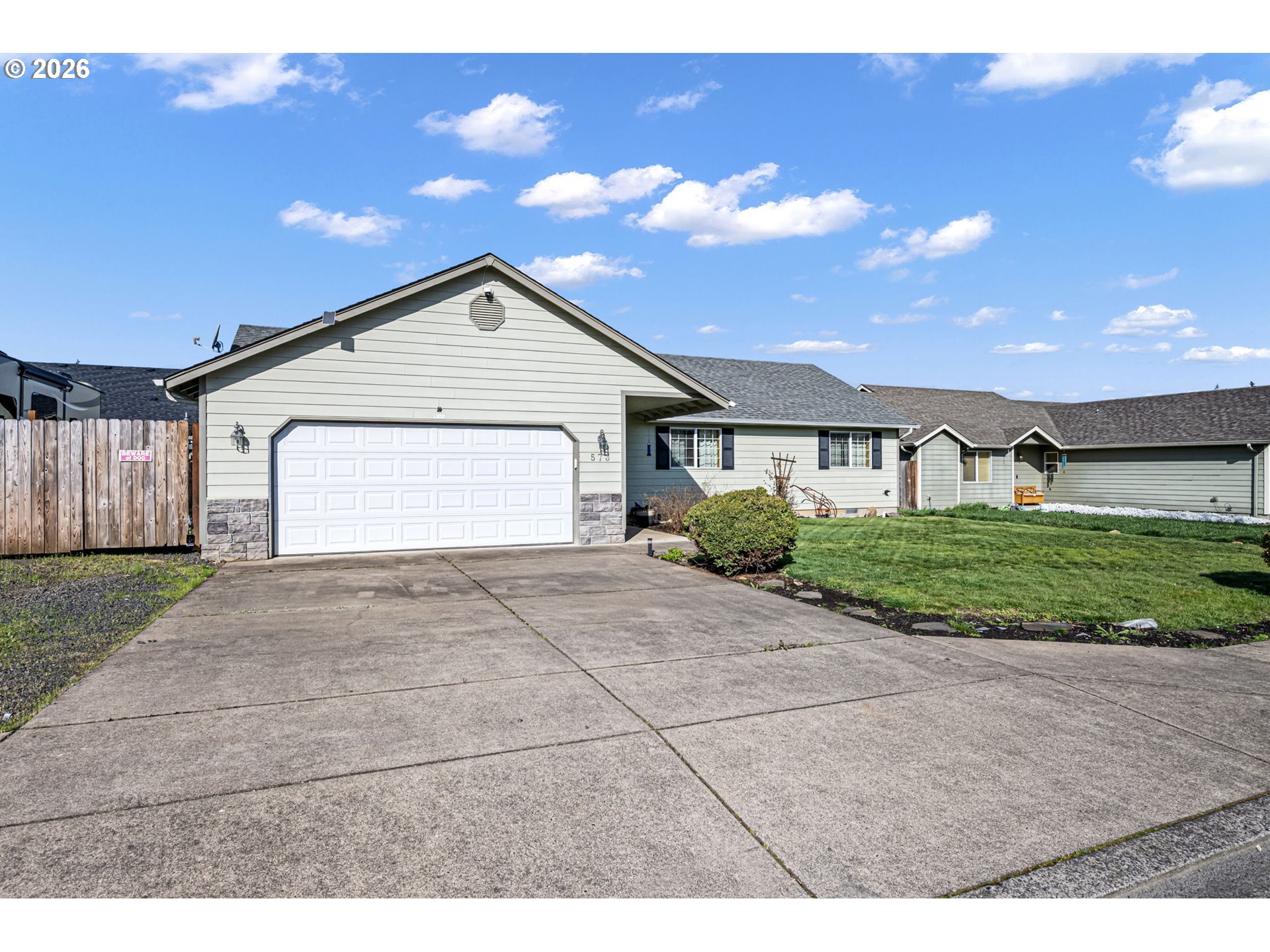 573 Creswood Dr Property Photo 1