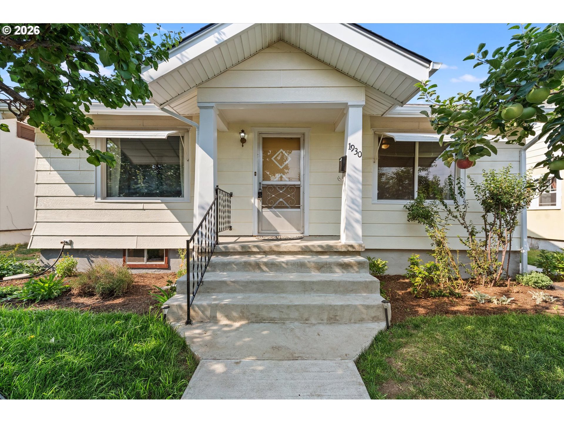 1930 Myrtle St Property Photo 1
