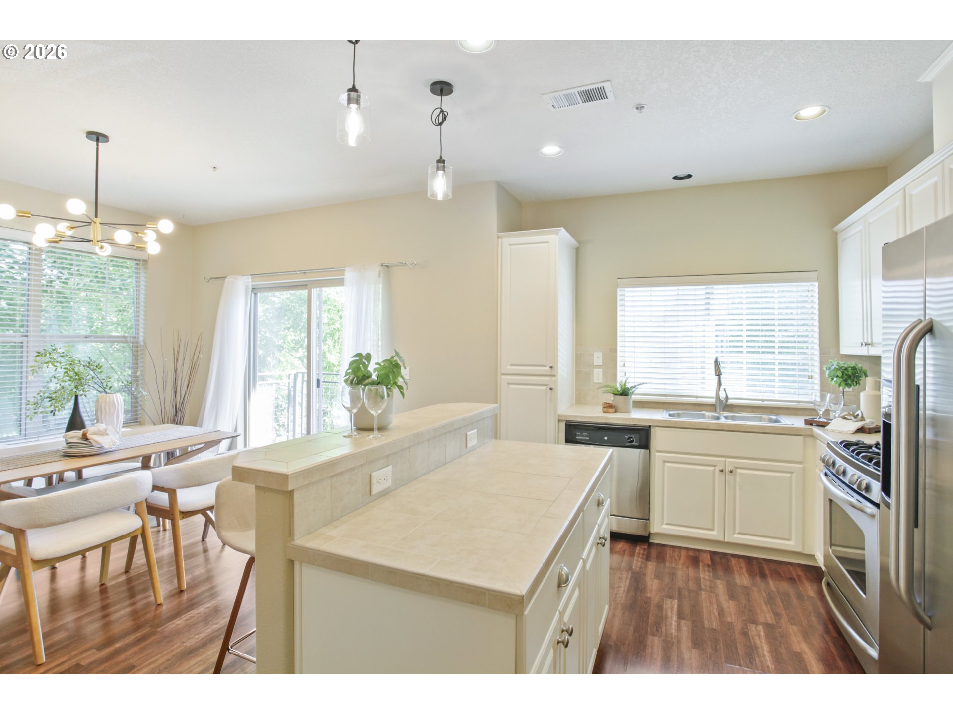 8656 Ne Delamere Way Property Photo 16