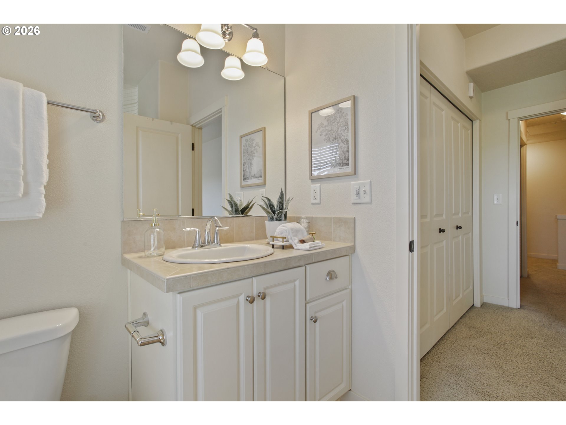 8656 Ne Delamere Way Property Photo 23