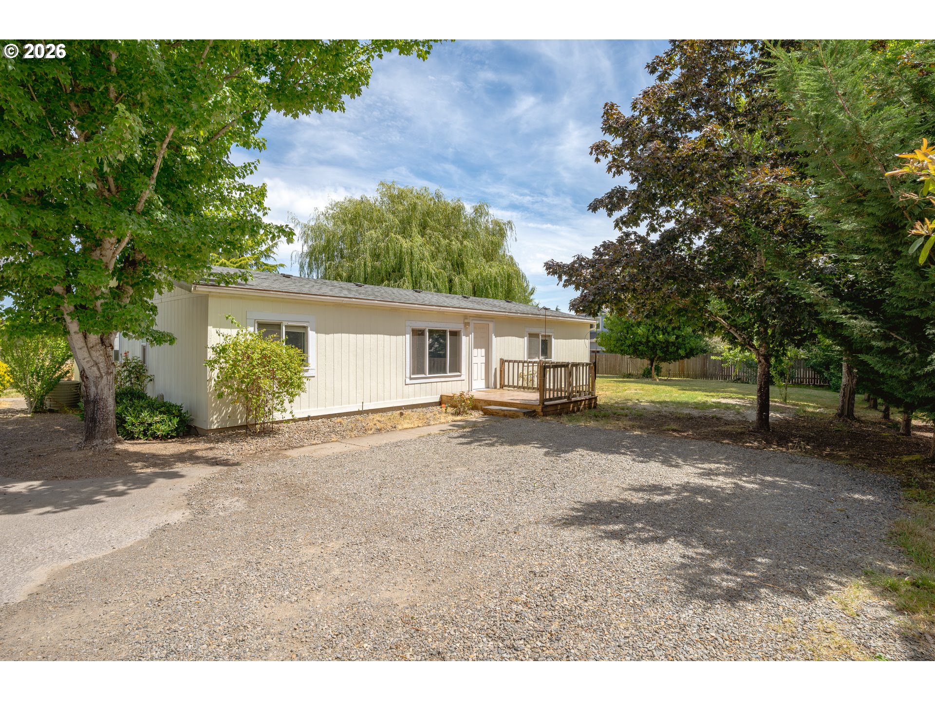 2225 Rogers Ln Property Photo 2