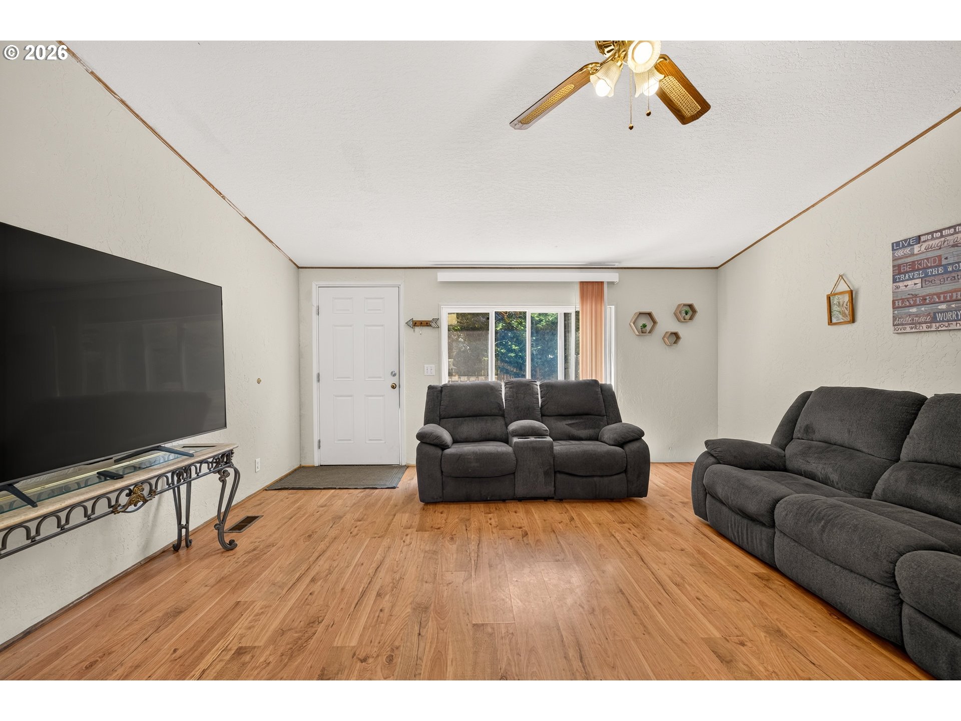 2225 Rogers Ln Property Photo 8