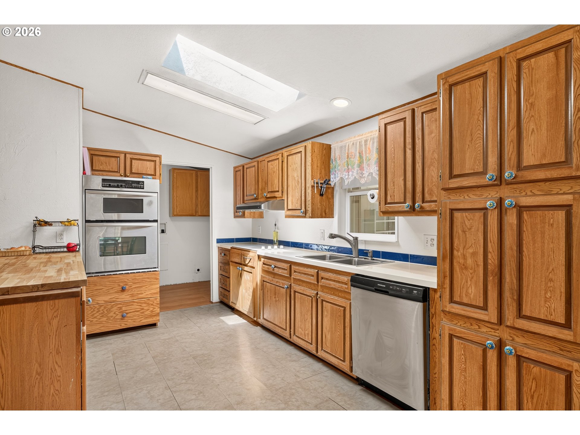 2225 Rogers Ln Property Photo 12