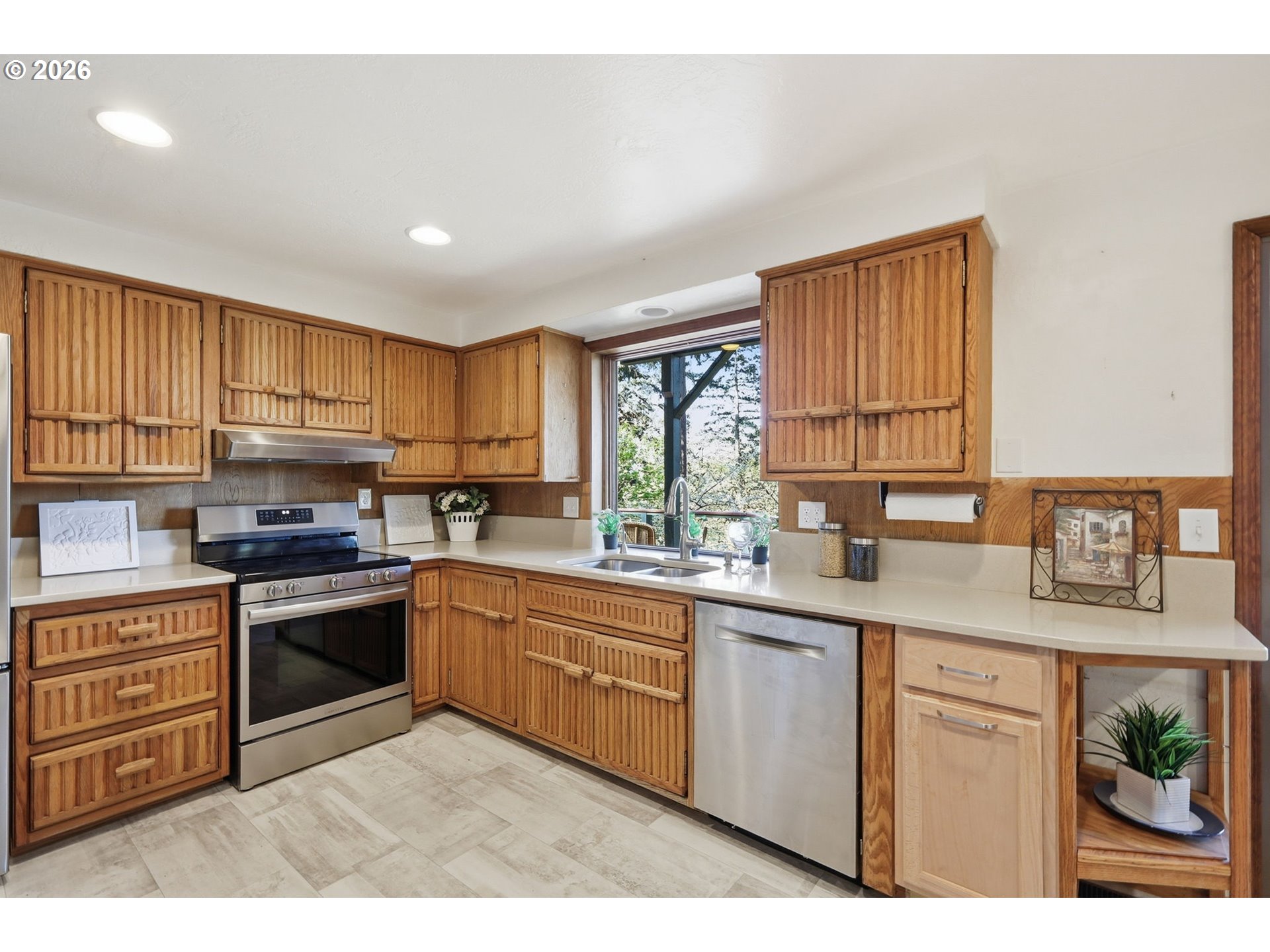 2804 Arline Way Property Photo 11