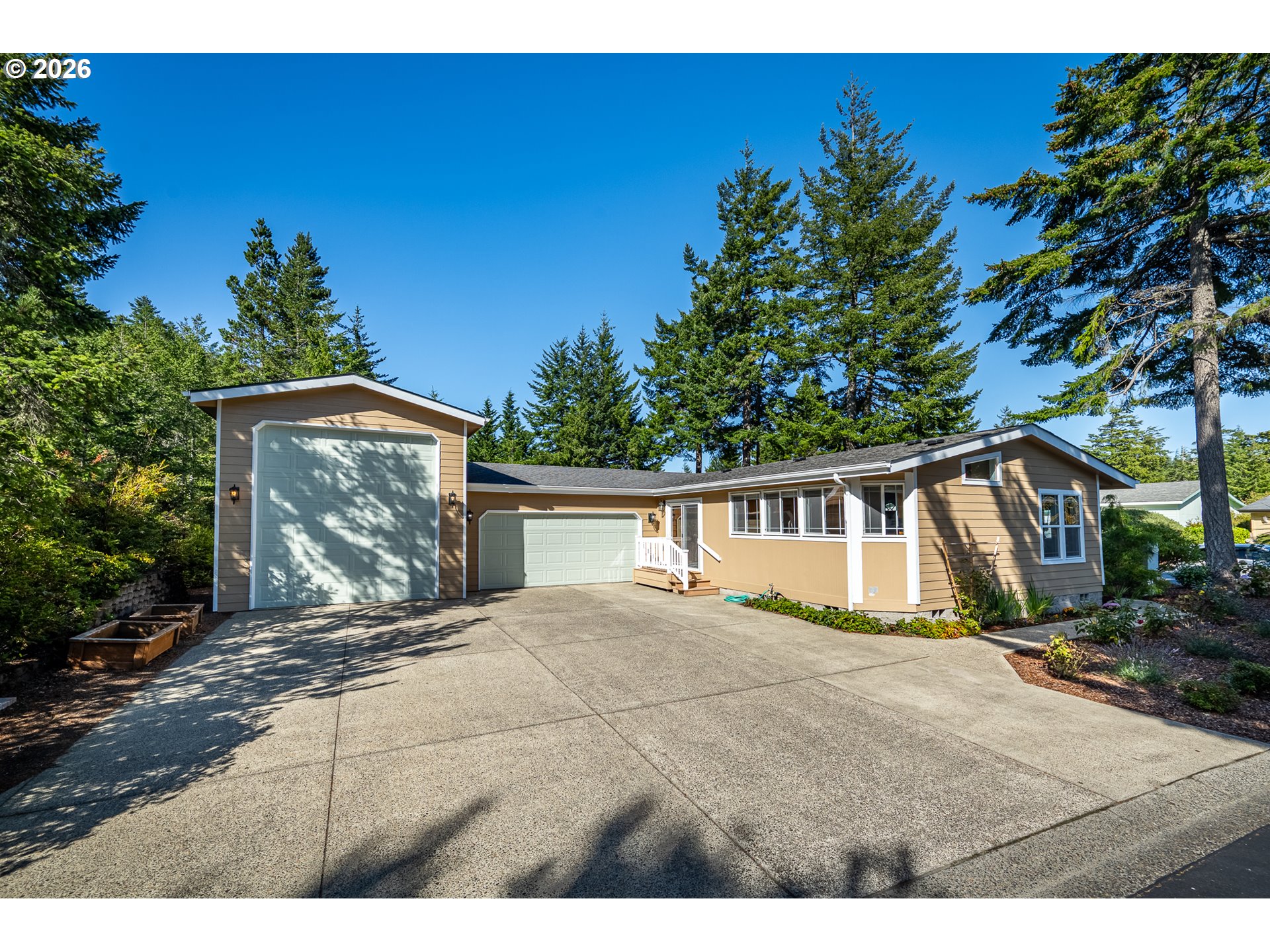 882 Western Way Property Photo 1
