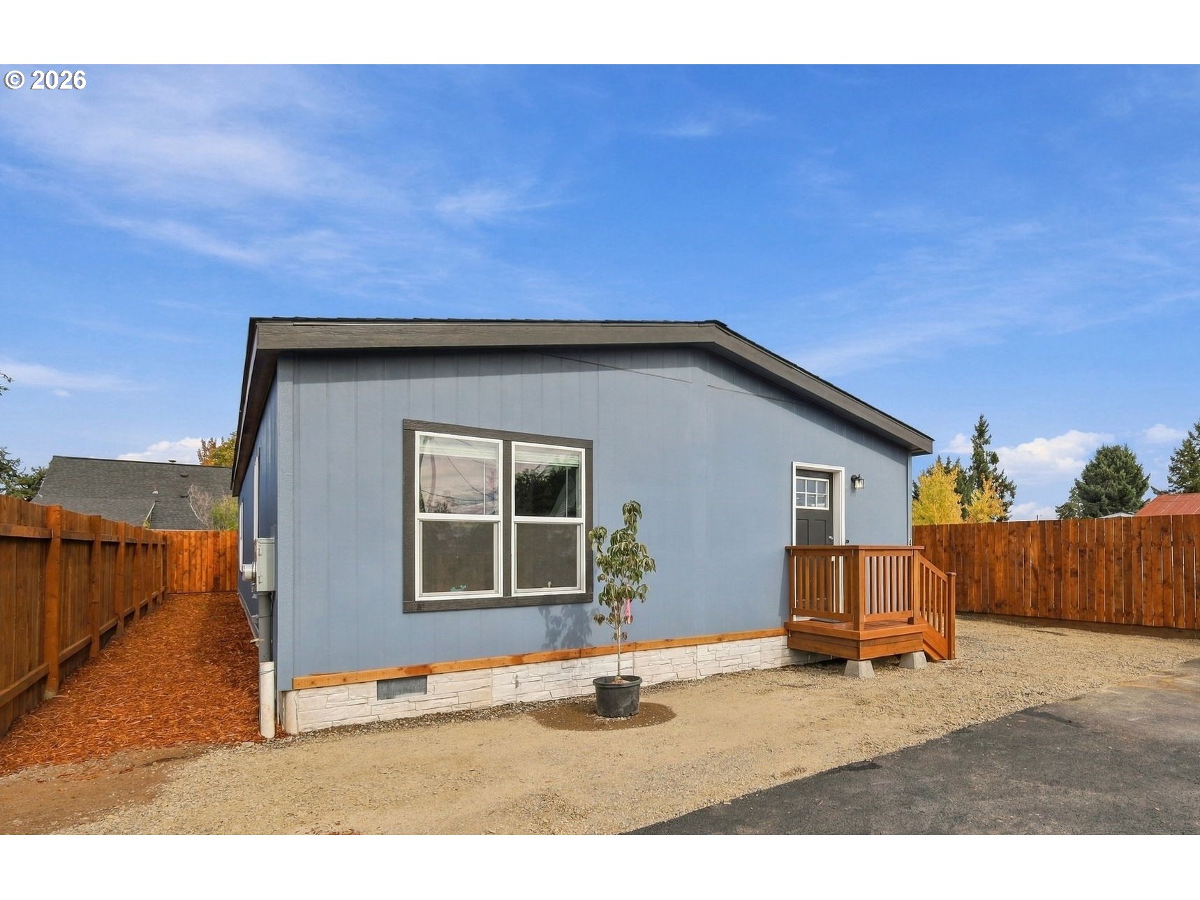 4924 E ST Property Photo 1