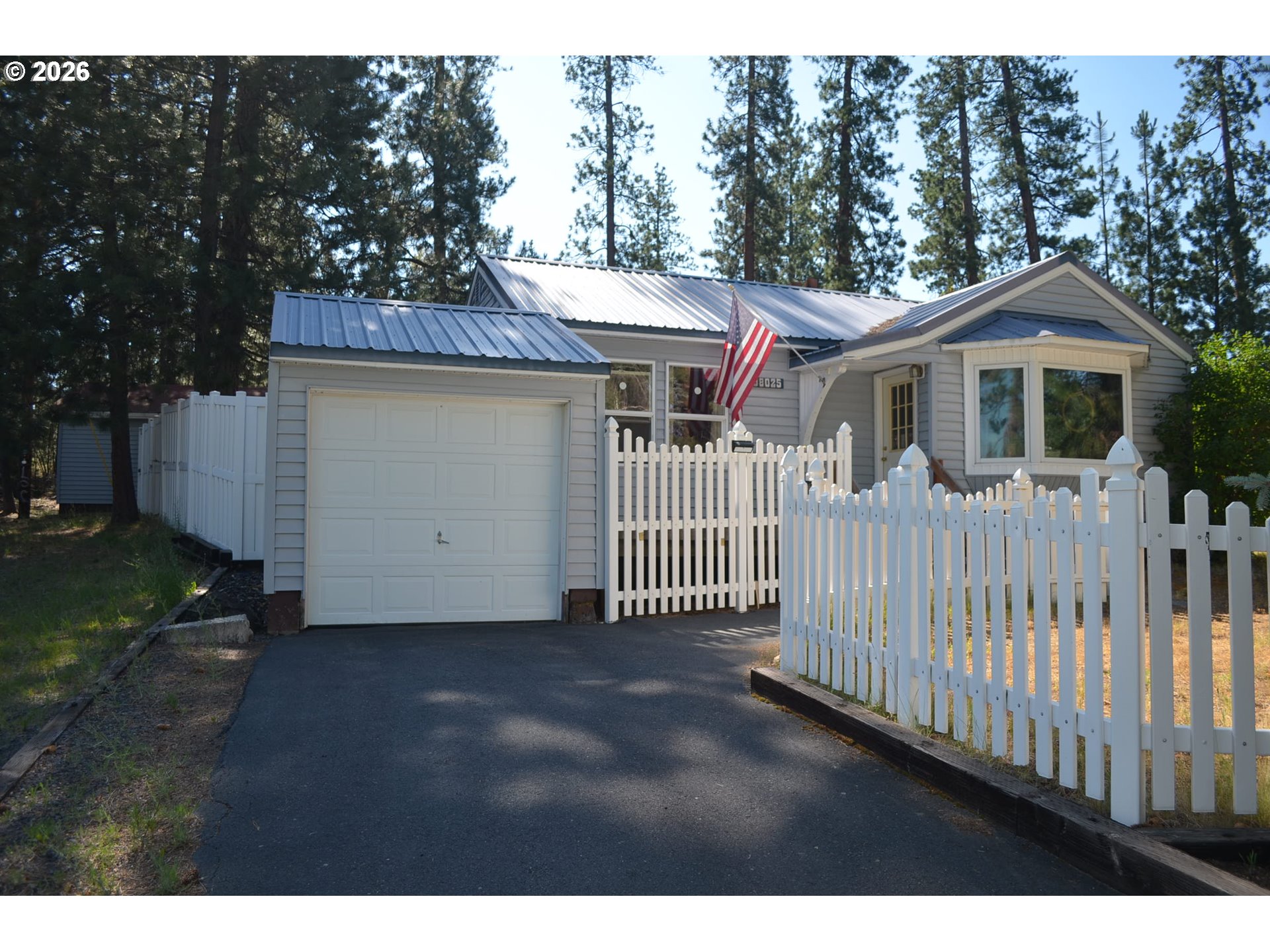 138025 Hillcrest St Property Photo 1
