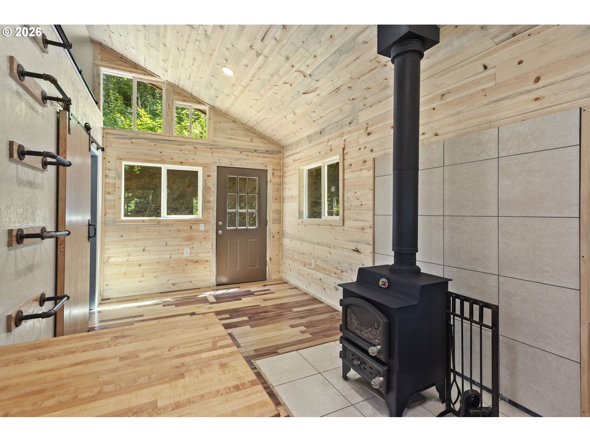19005 Ne Buncombe Hollow Rd Property Photo 26