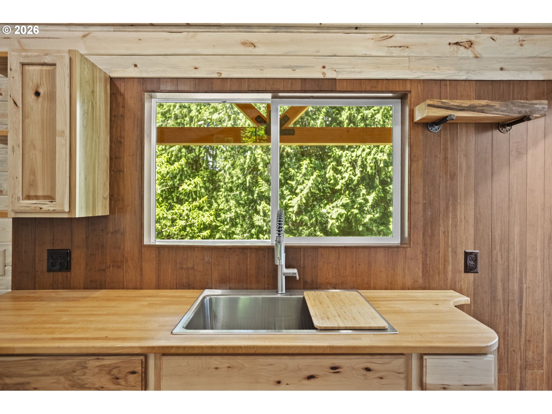 19005 Ne Buncombe Hollow Rd Property Photo 35