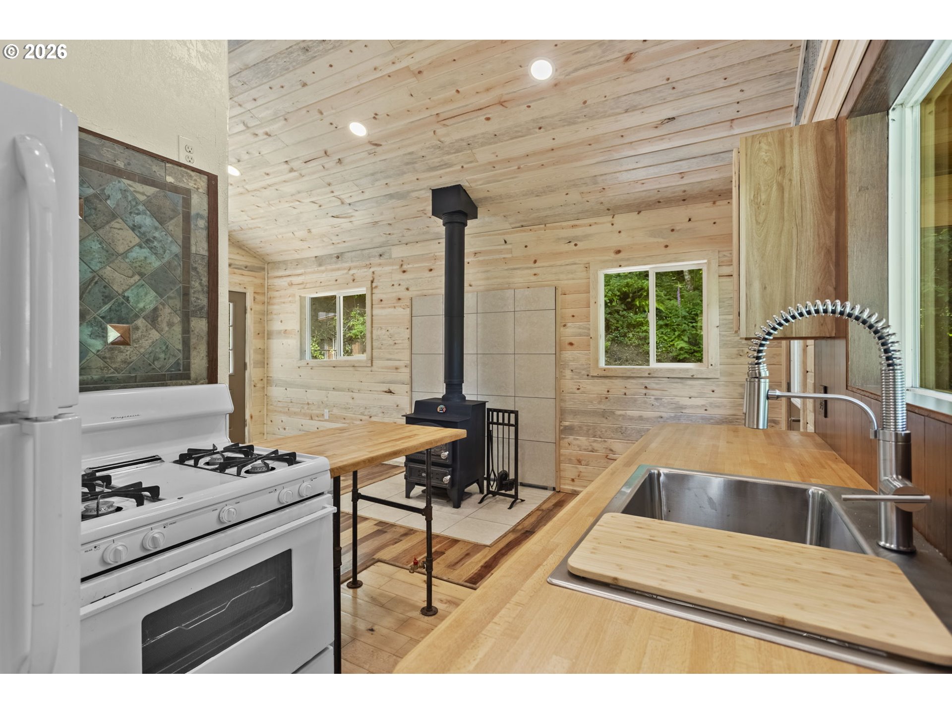 19005 Ne Buncombe Hollow Rd Property Photo 37
