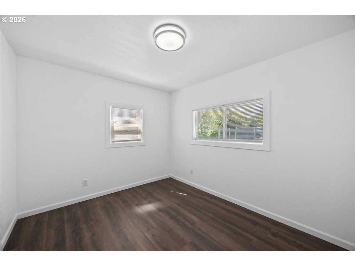 512 Nw Cecil Ave Property Photo 12