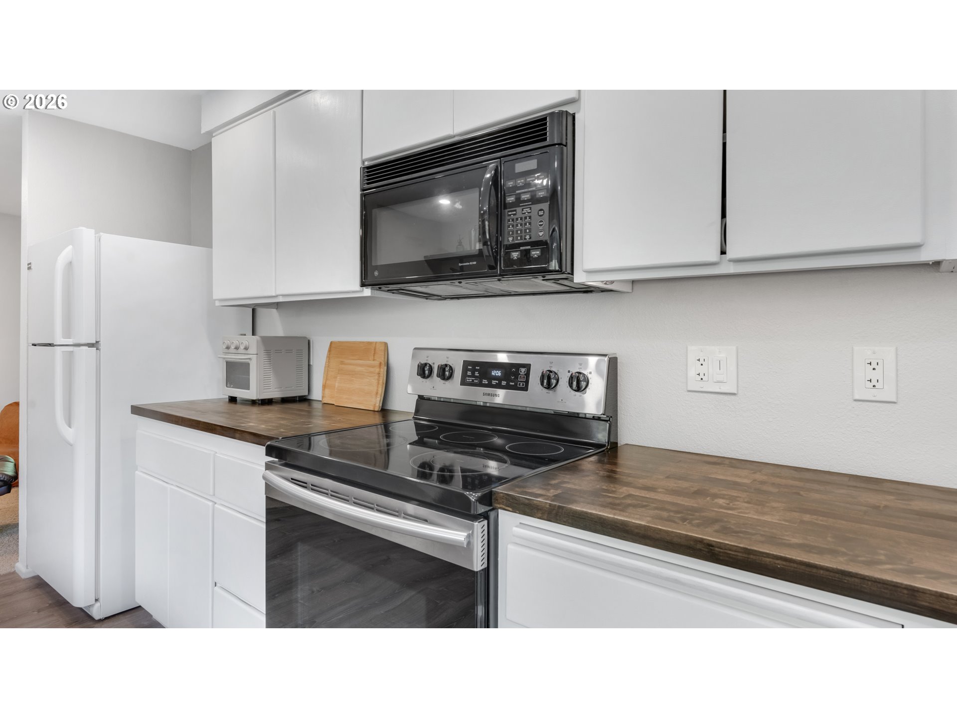 1245 Inglewood Ave Property Photo 17
