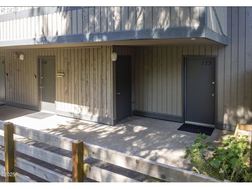 301 Otter Crest Loop 174/175 Property Photo 1