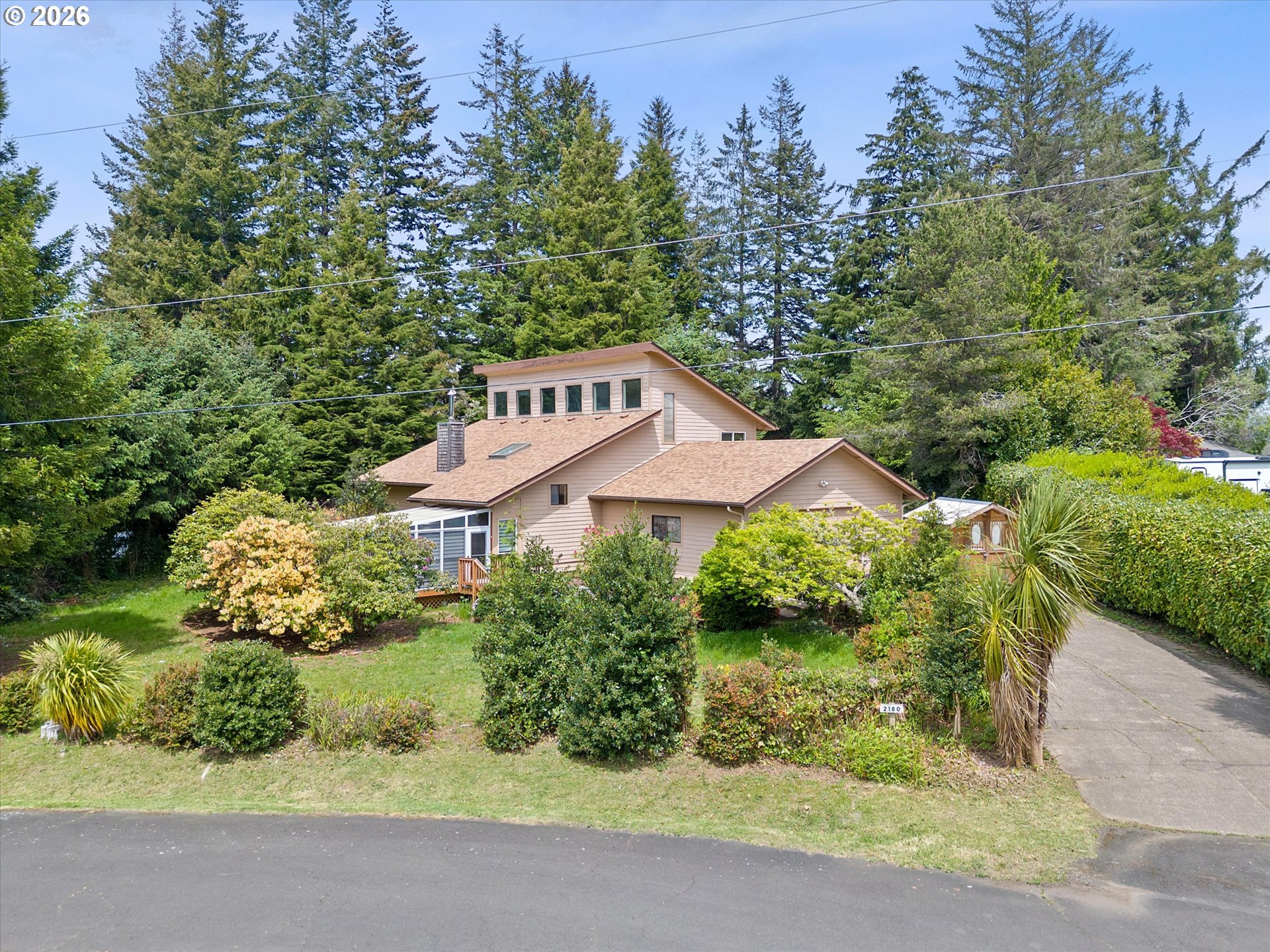 2180 Se Alsea Way Property Photo 1