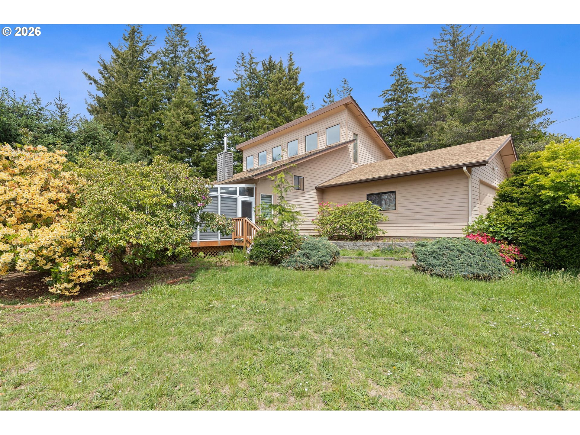 2180 Se Alsea Way Property Photo 4