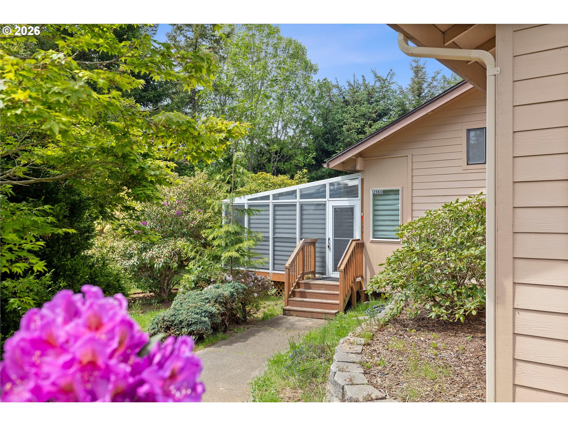 2180 Se Alsea Way Property Photo 5