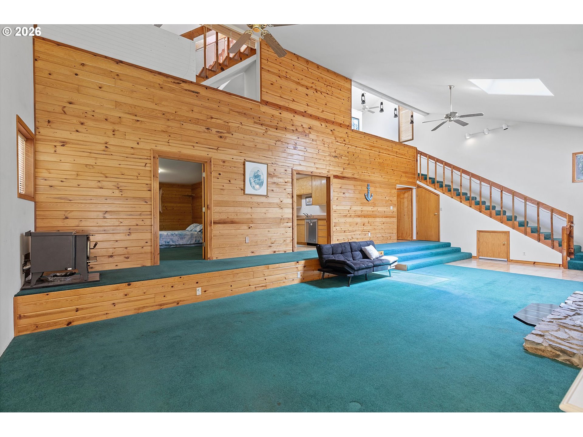 2180 Se Alsea Way Property Photo 8