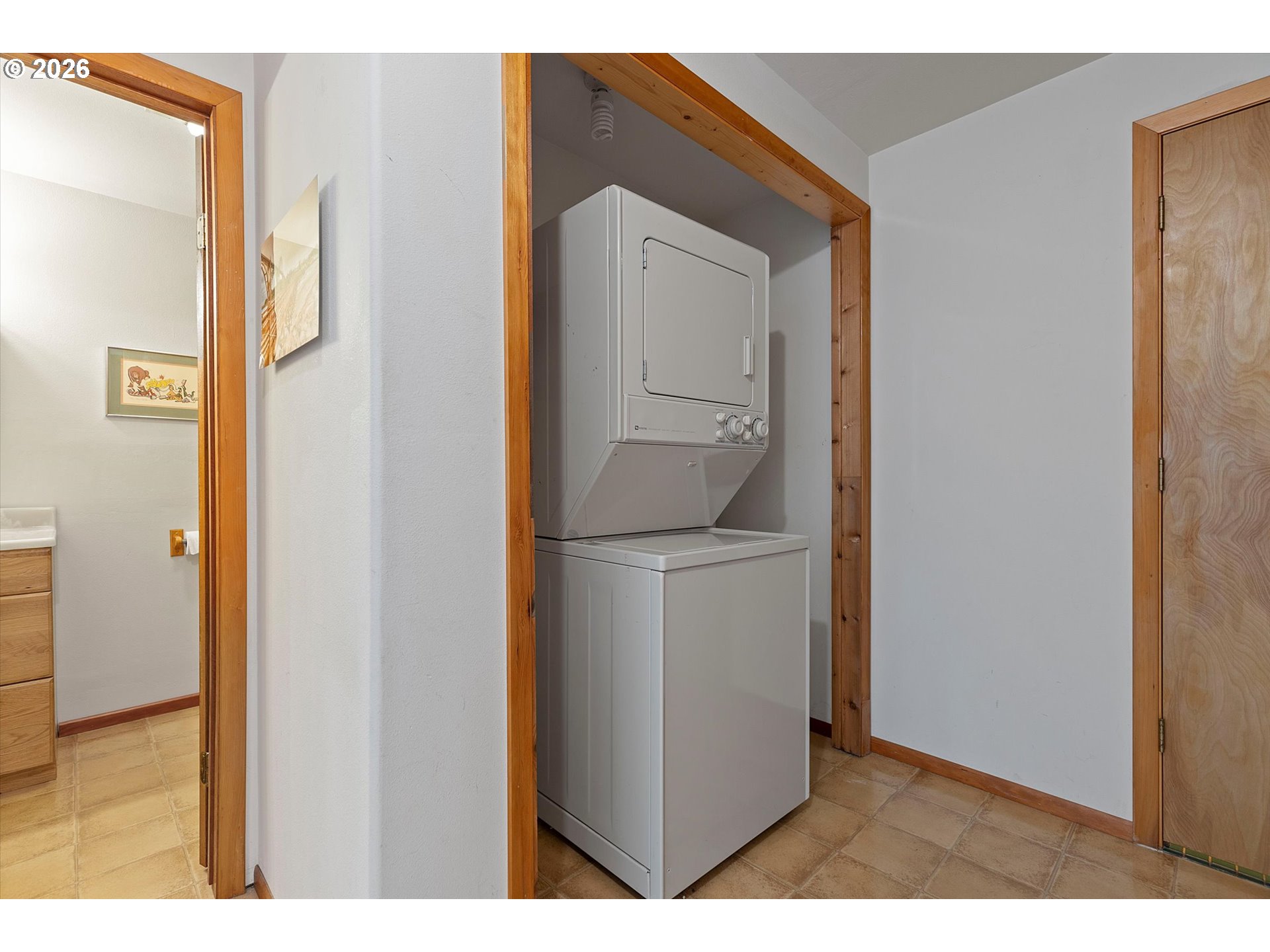 2180 Se Alsea Way Property Photo 19