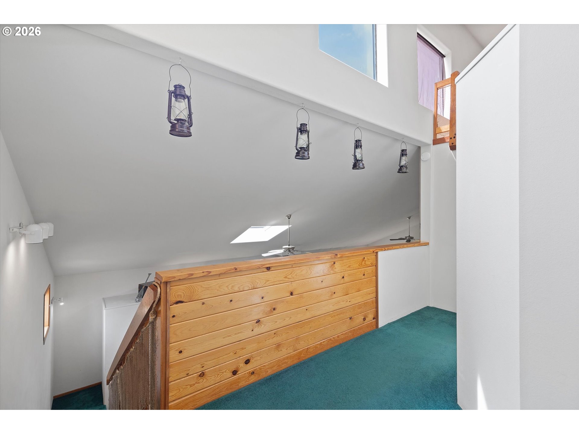 2180 Se Alsea Way Property Photo 24