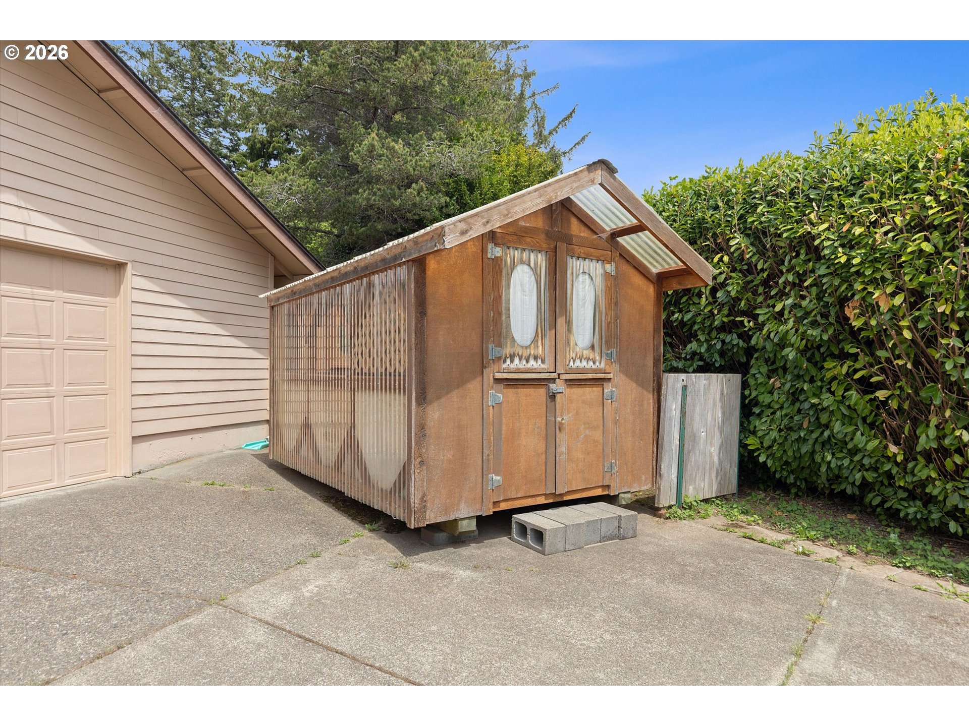 2180 Se Alsea Way Property Photo 41