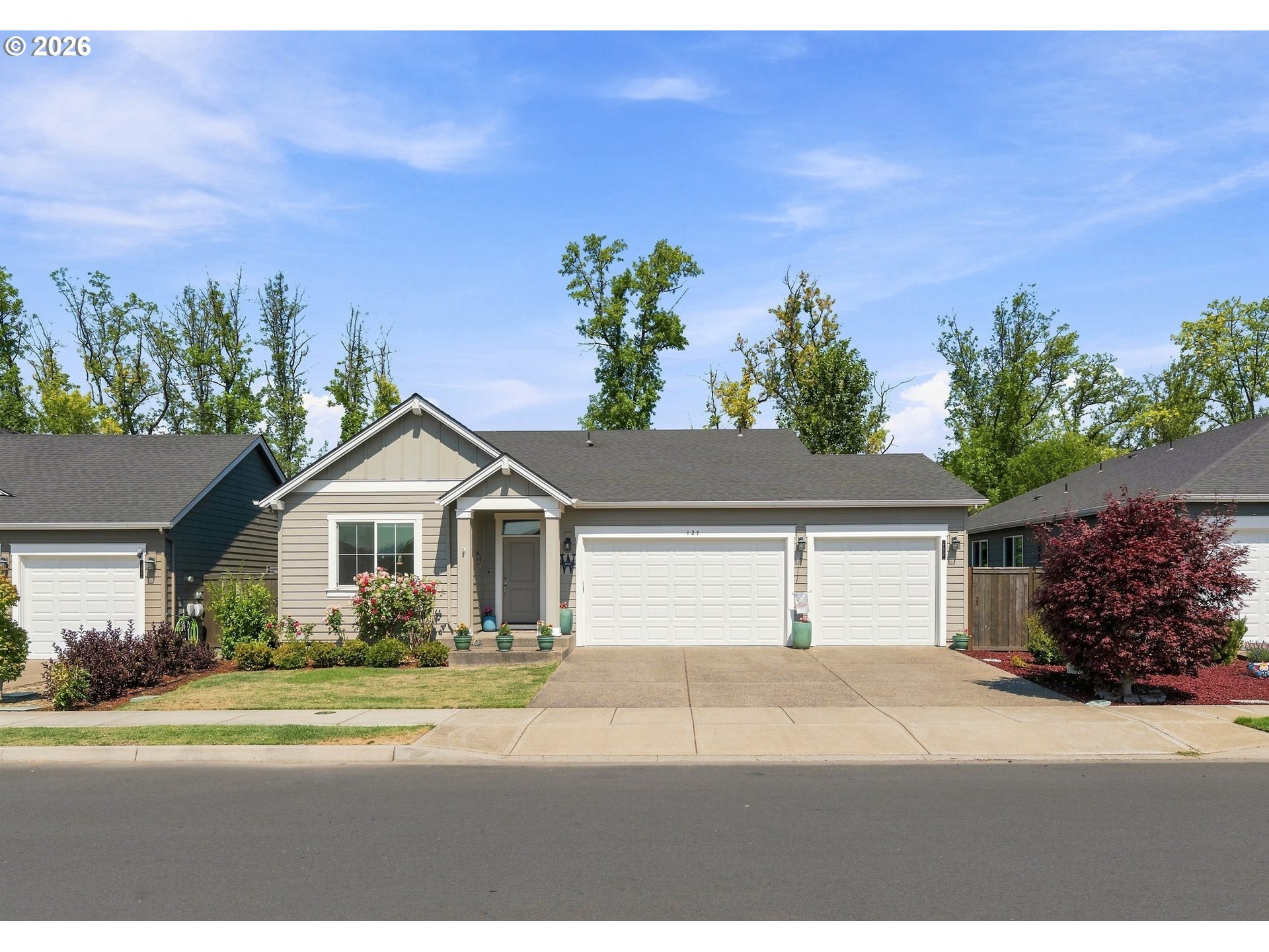 127 NE HILL WAY Property Photo 1