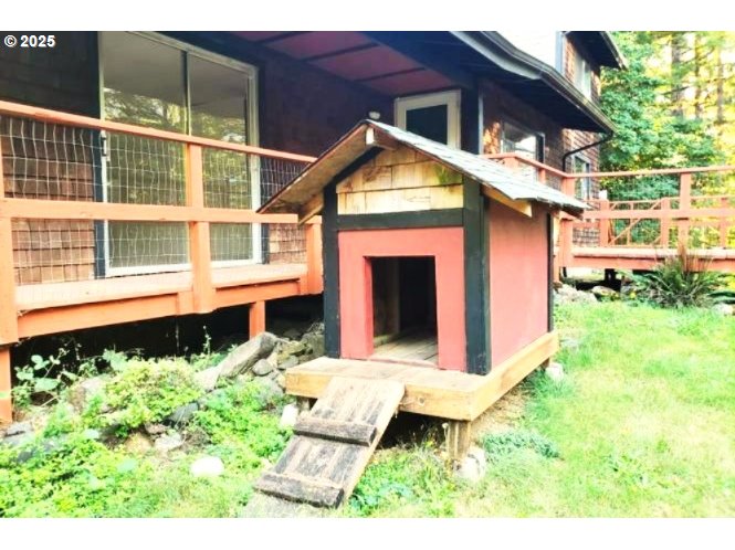9247 Highway 126 Property Photo 3