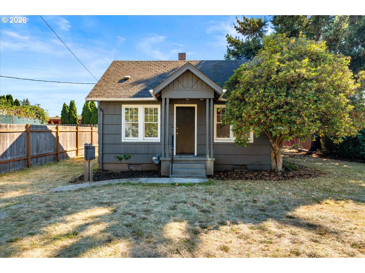5926 Ne Going St Property Photo 1