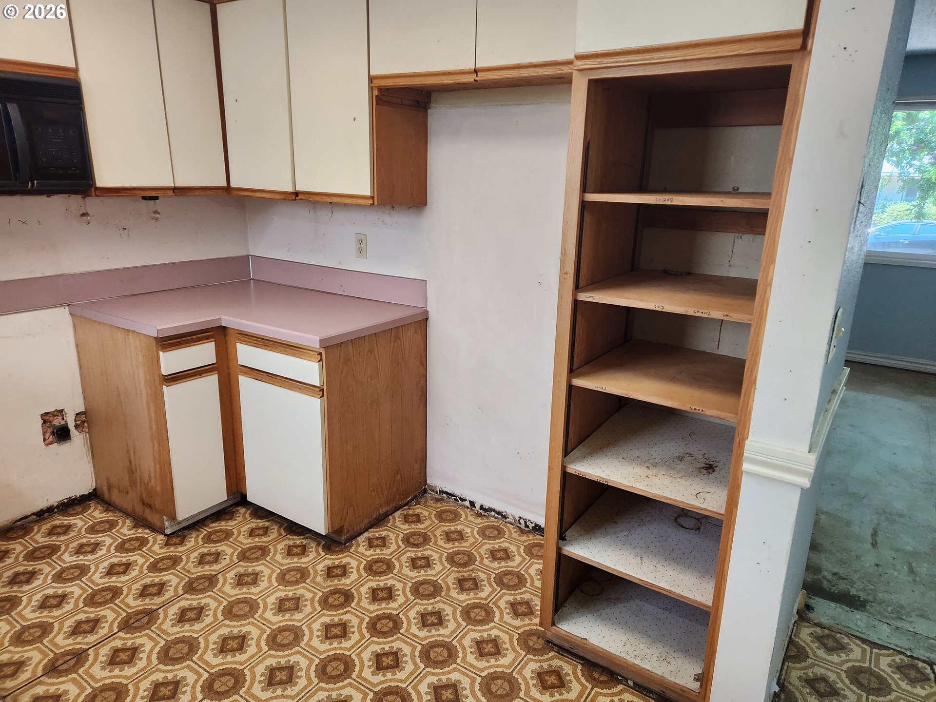 2155 Berwin Ln Property Photo 6