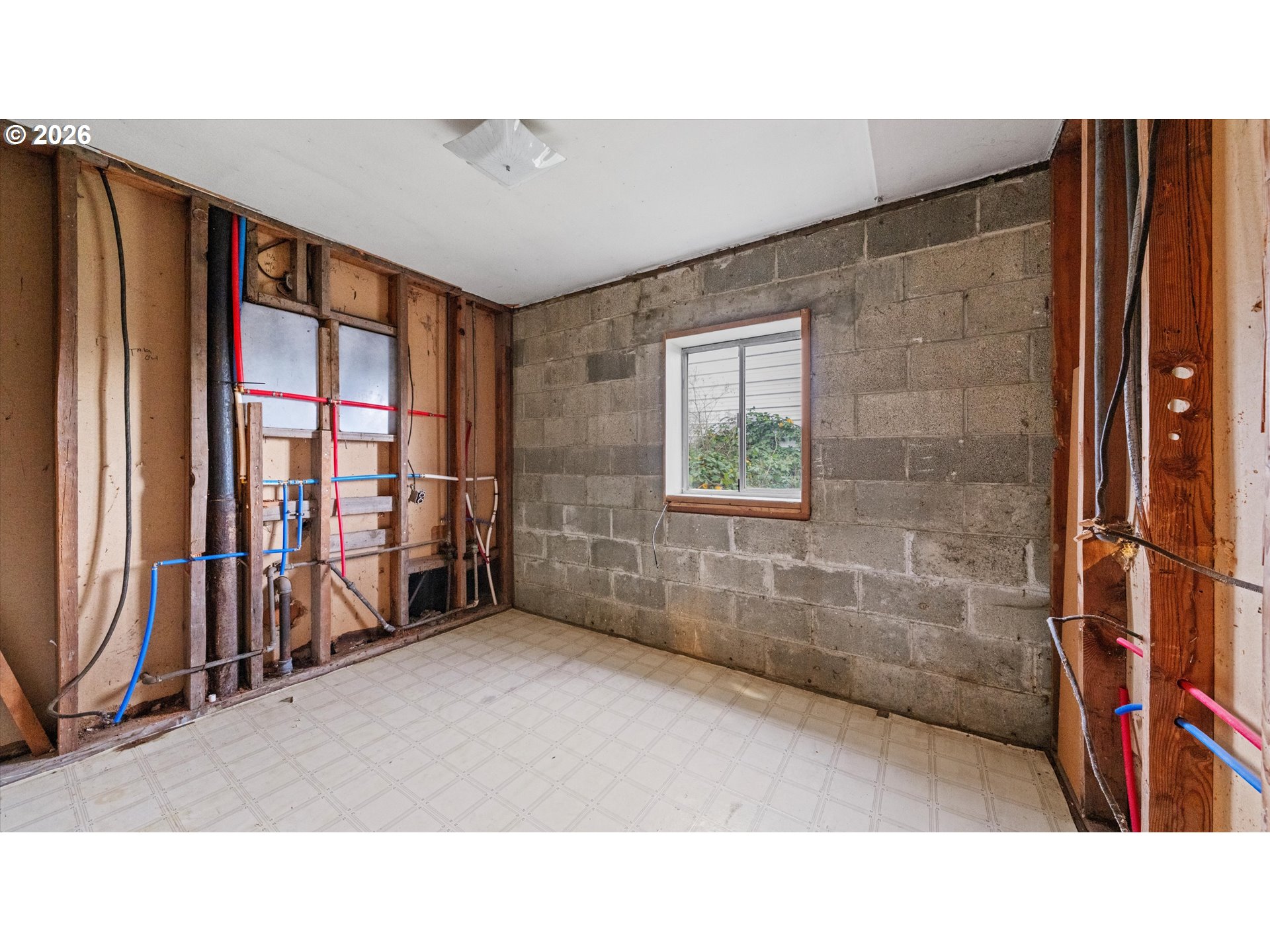 85576 Highway 11 Property Photo 17