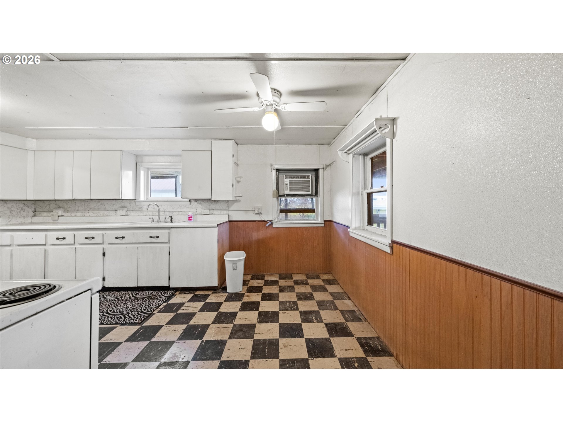 85576 Highway 11 Property Photo 19