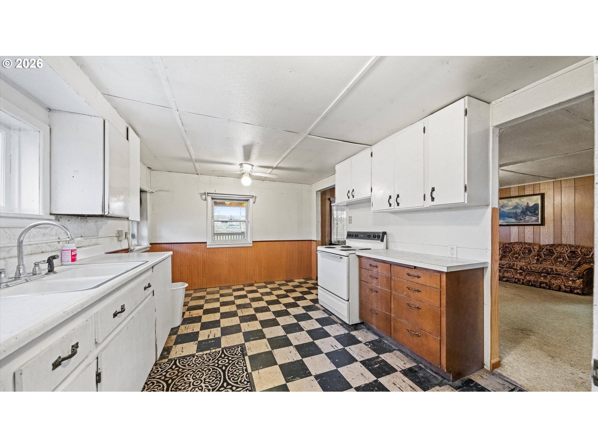 85576 Highway 11 Property Photo 22