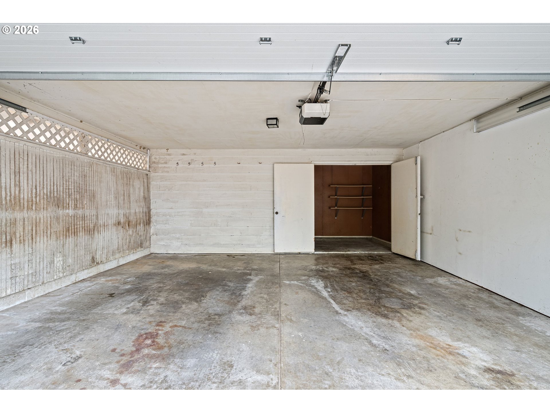 158 W 21st Ave Property Photo 45