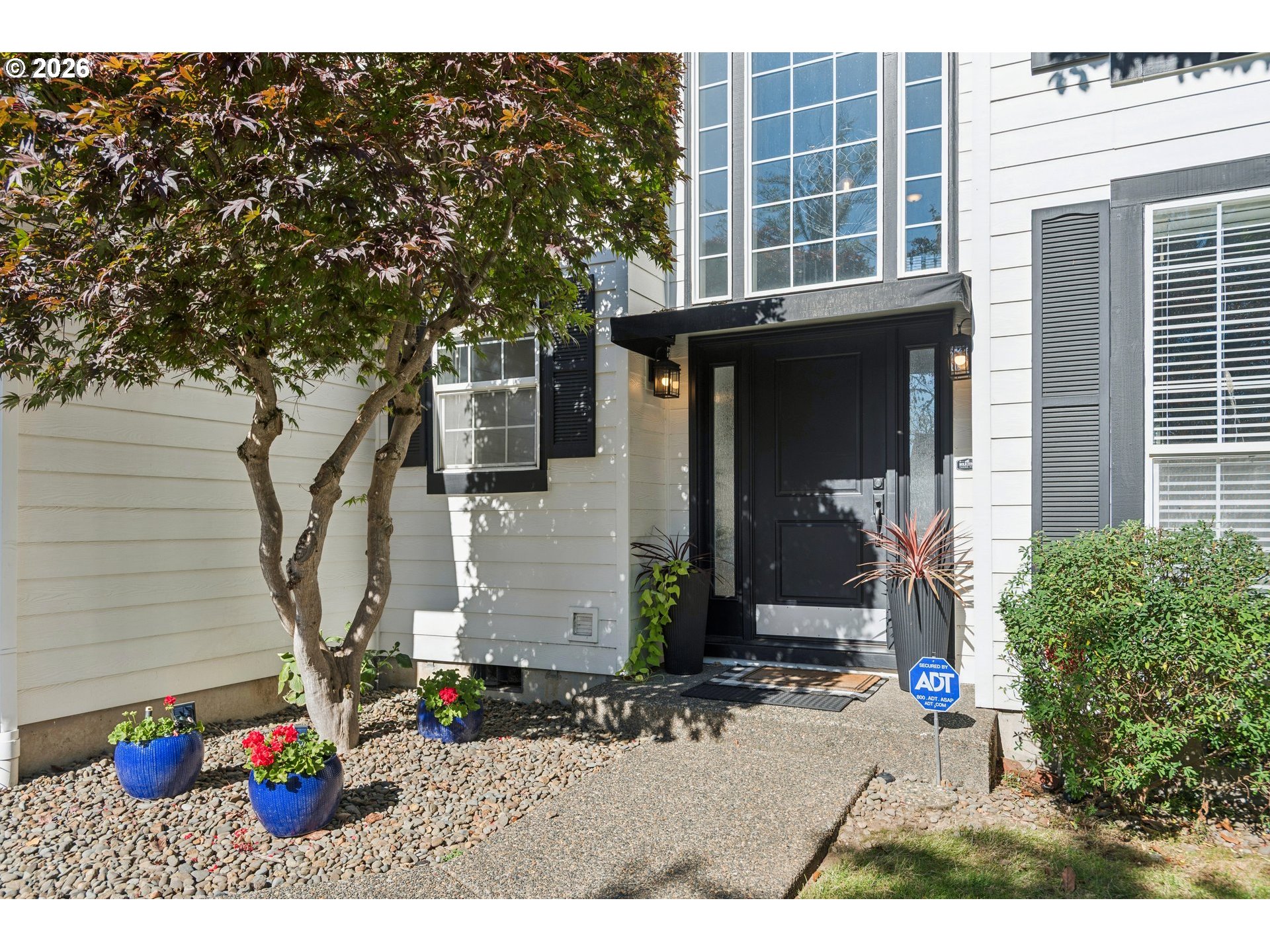 6155 Frost Ln Property Photo 2