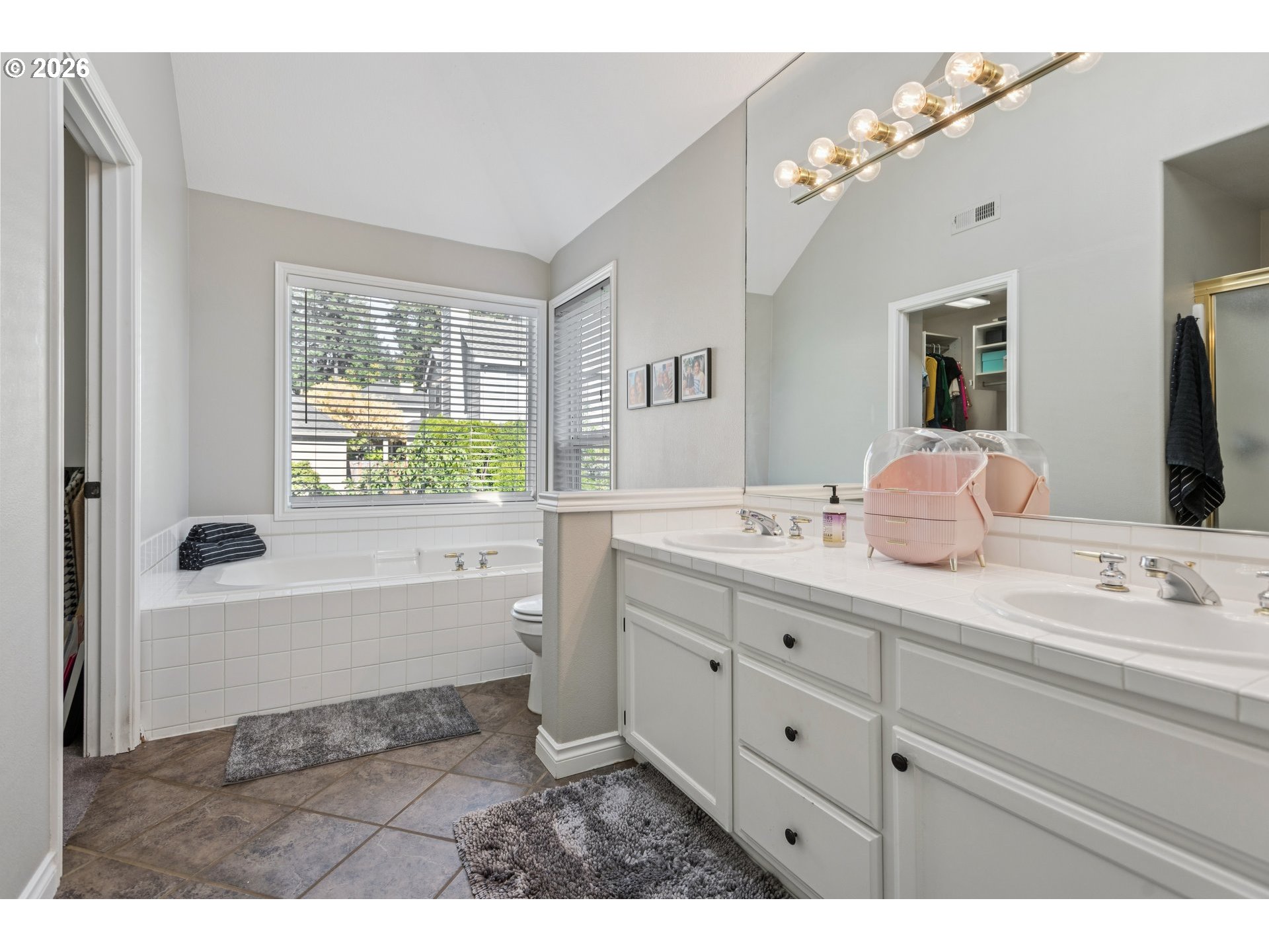 6155 Frost Ln Property Photo 14