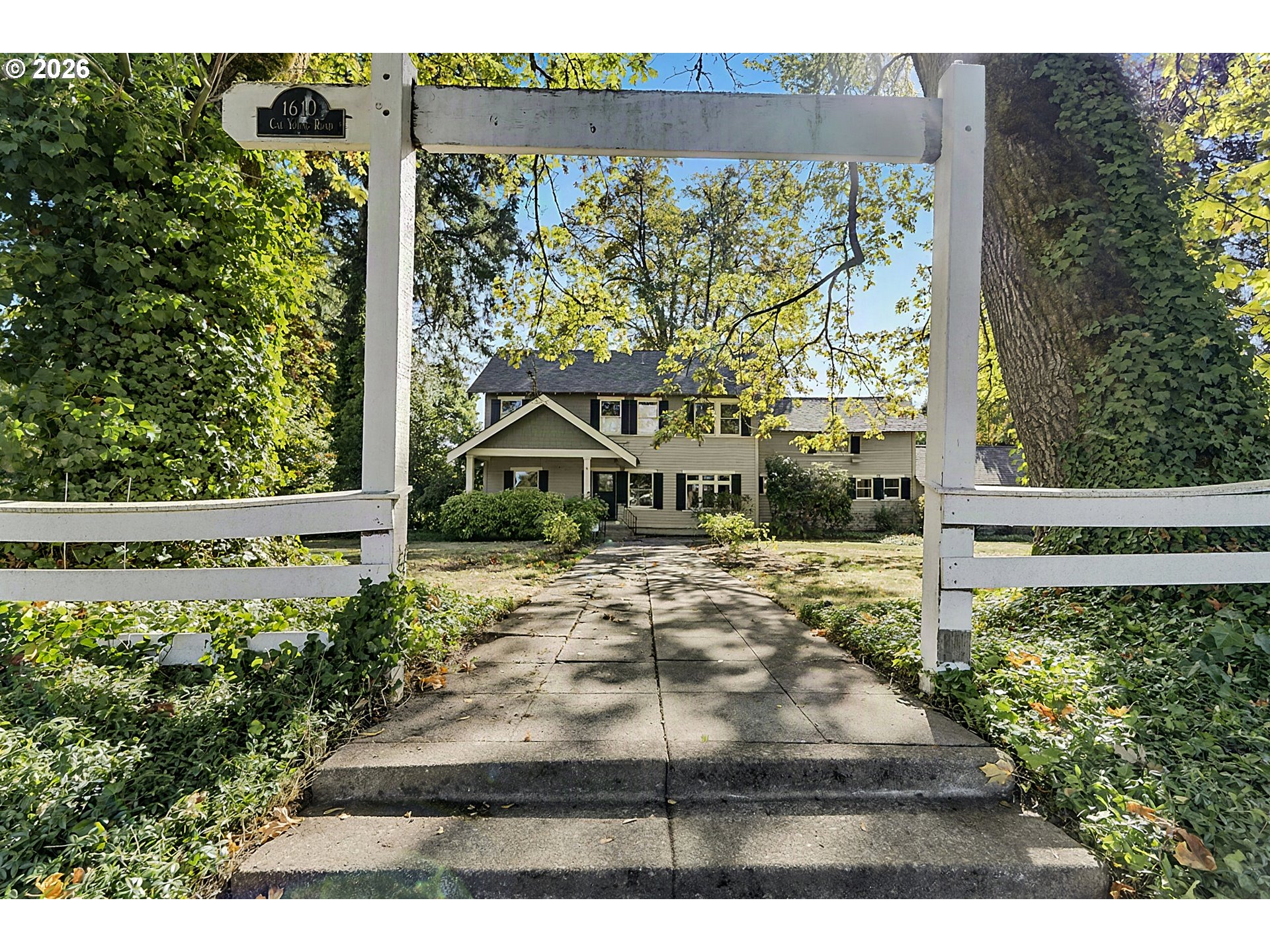 1610 Cal Young Rd Property Photo 2
