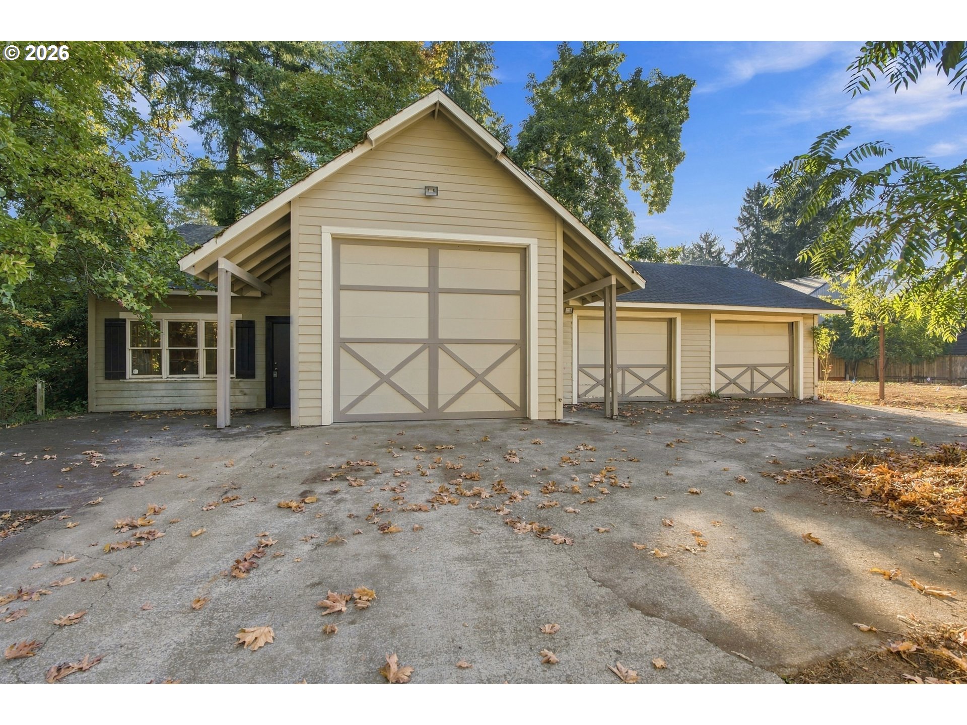 1610 Cal Young Rd Property Photo 3