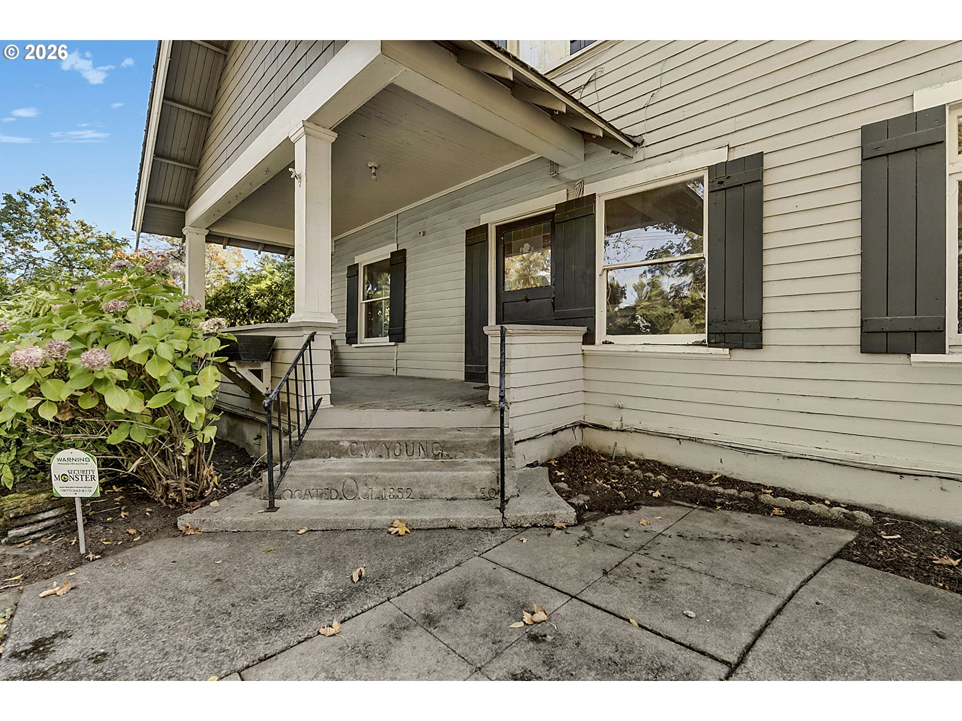 1610 Cal Young Rd Property Photo 4