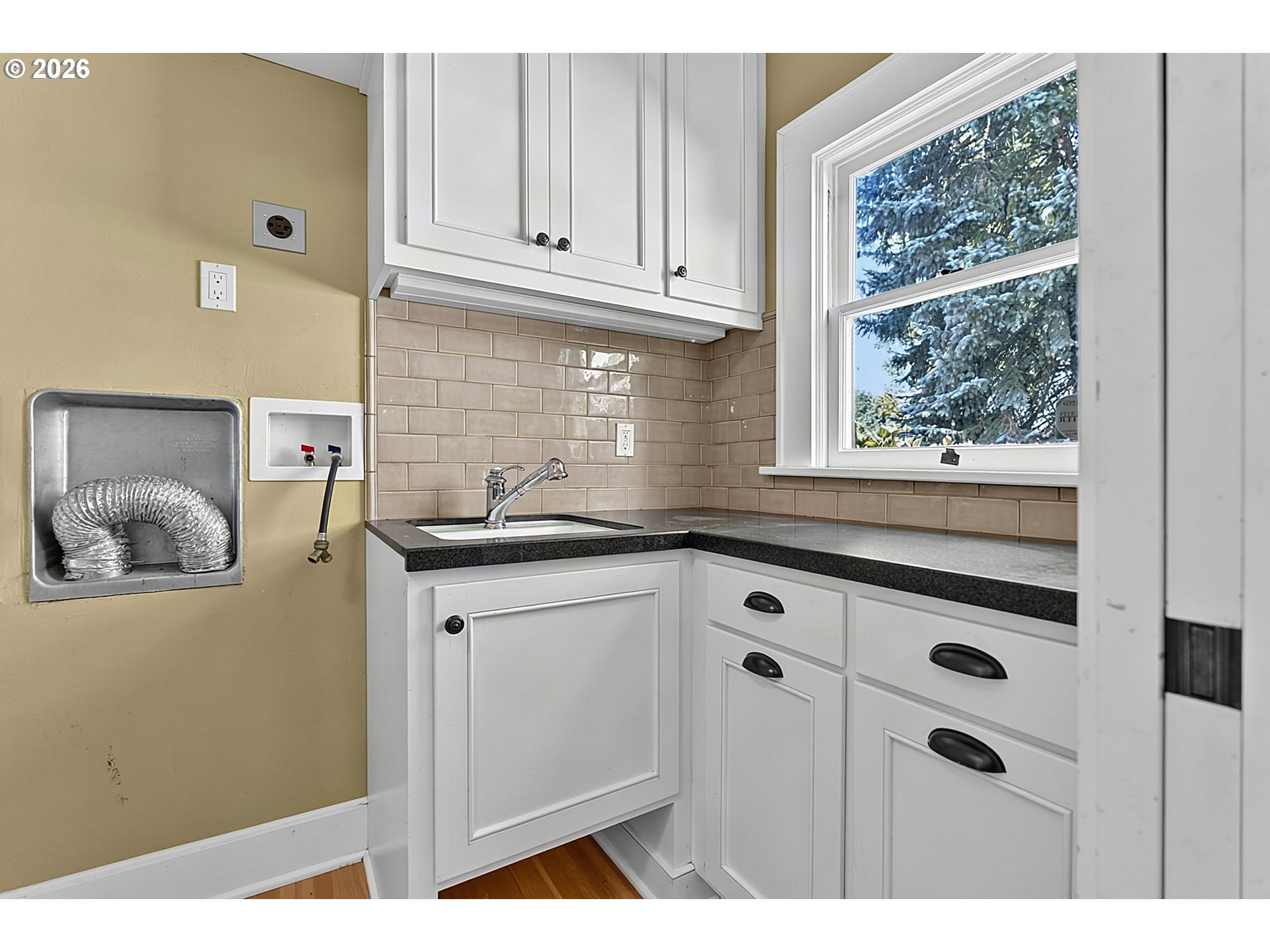 1610 Cal Young Rd Property Photo 14