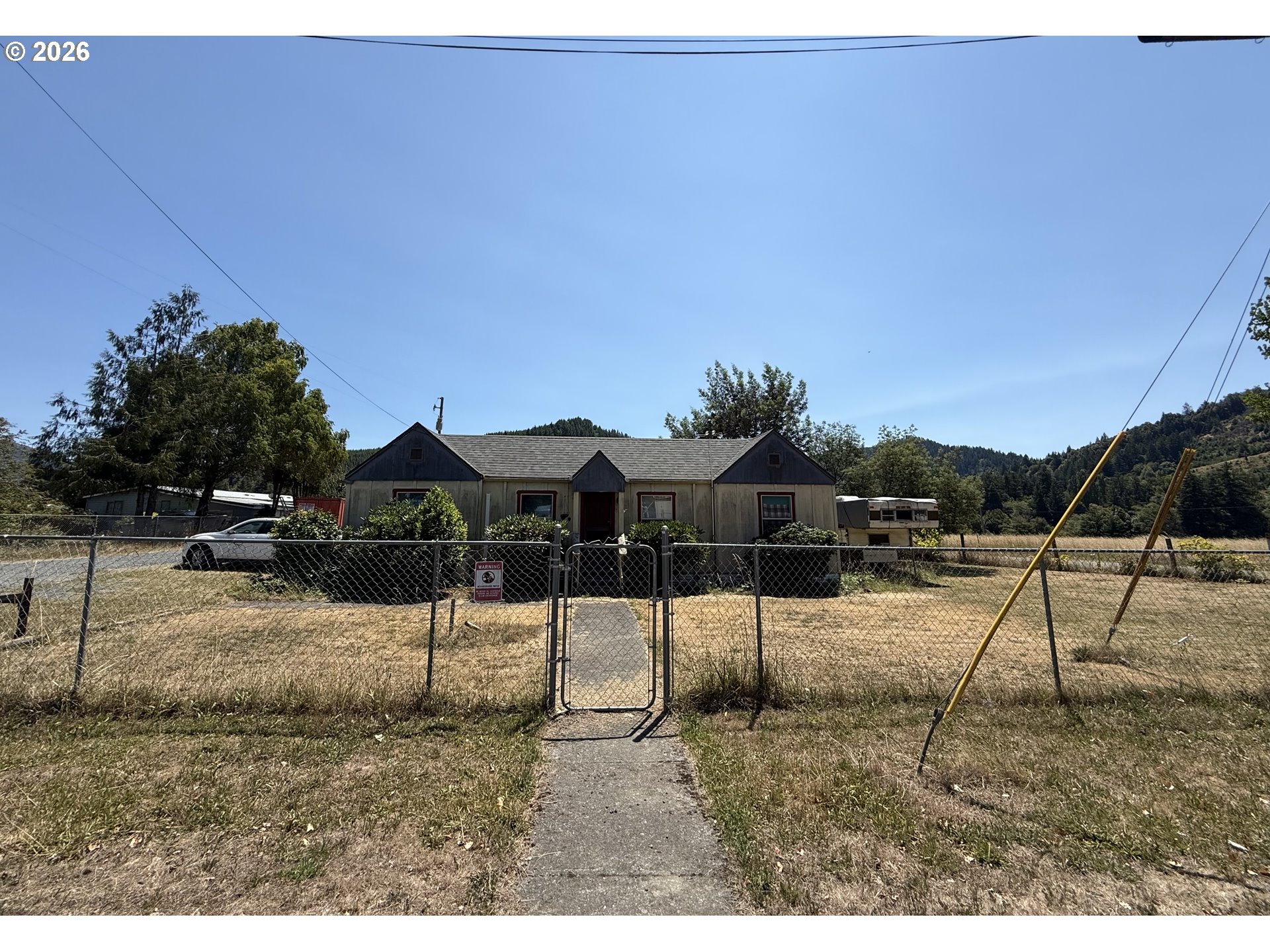140 Poplar St Property Photo 2