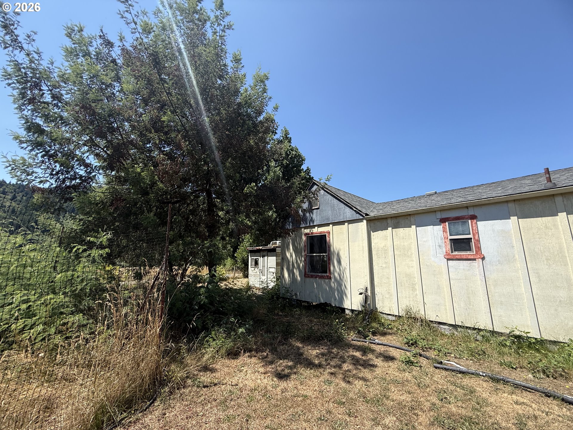 140 Poplar St Property Photo 8