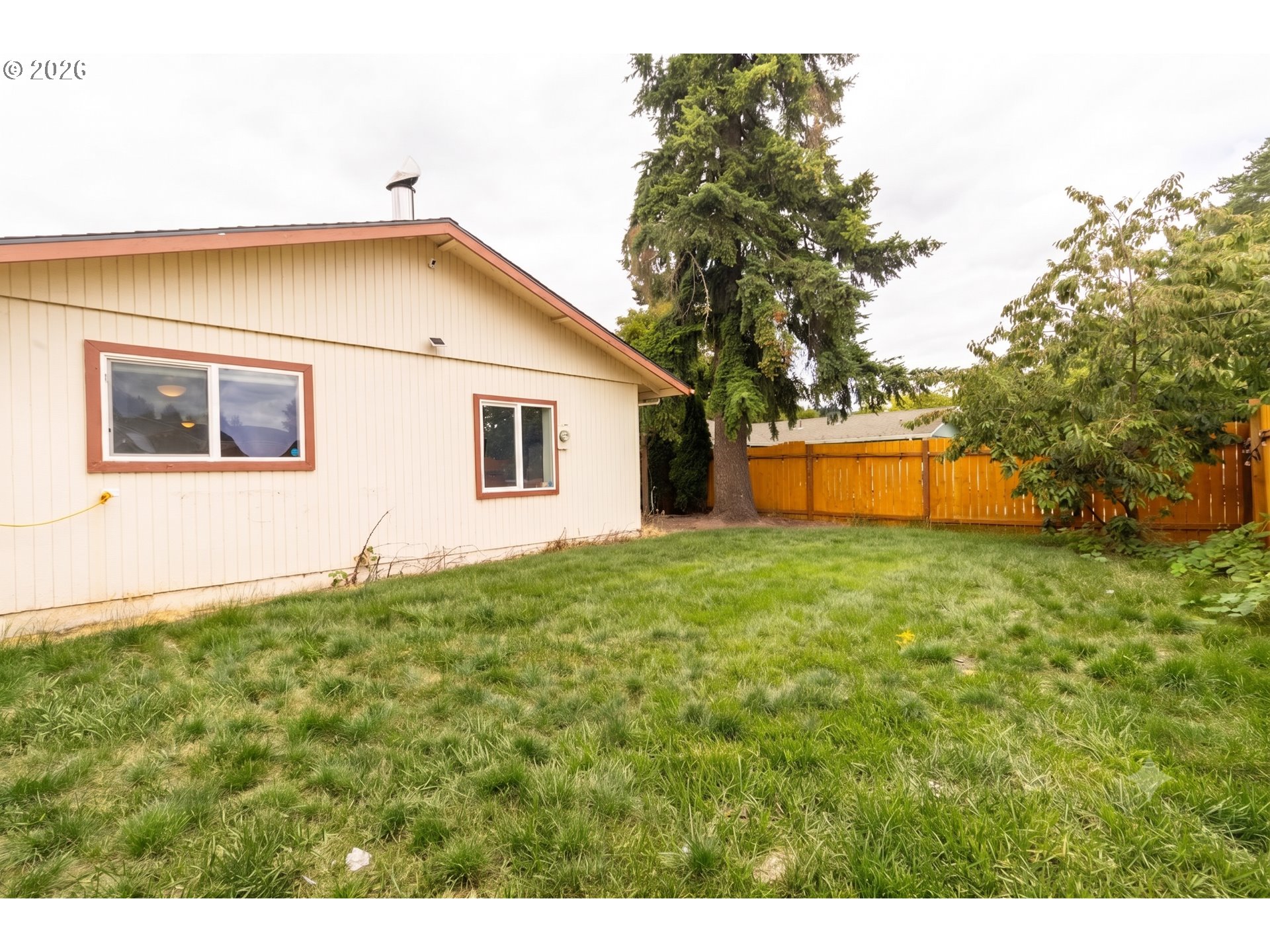 109 Oak St Property Photo 19